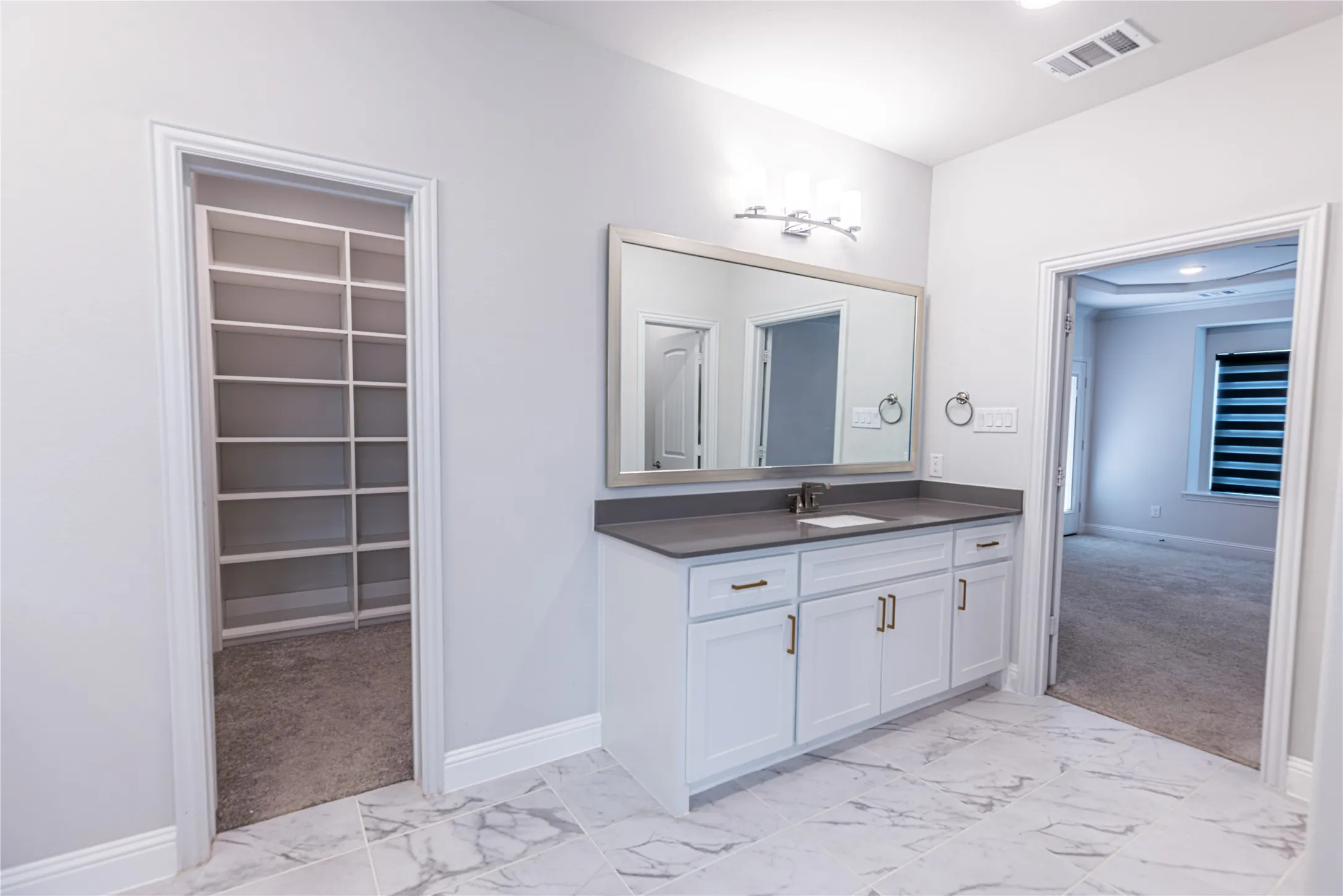 Single Family Residence For Sale in Collin County , 11811 Great Trail, Frisco, Texas 75035, 5 Bedroom, 5 Bathroom, 2 Garage spaces, 3,824 Sqft, built in 2022, mls#21391386, Real Estate Agent in Frisco, Homes For Sale in Collin county, Homes For Sale in Frisco, Realtor in Frisco Texas, Real Estate Brokerage Independent Realty Texas, Luminita Cordes Realtor
