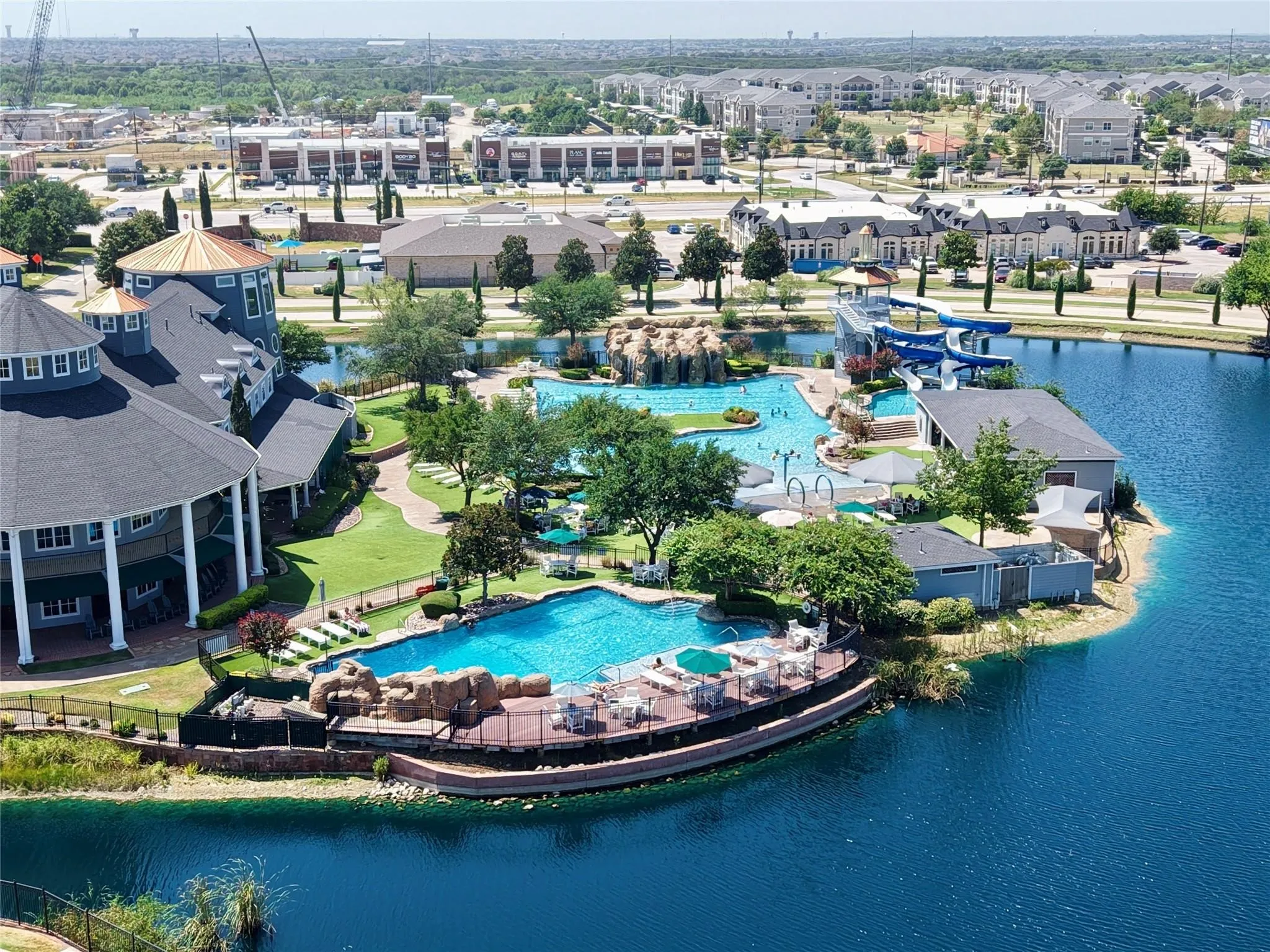 Single Family Residence For Sale in Denton County , 5104 Shallow Pond Drive, Little Elm, Texas 76227, 4 Bedroom, 3 Bathroom, 2 Garage spaces, 2,667 Sqft, built in 2018, mls#21391410, Real Estate Agent in Little Elm, Homes For Sale in Denton county, Homes For Sale in Little Elm, Realtor in Little Elm Texas, Real Estate Brokerage Independent Realty Texas, Luminita Cordes Realtor