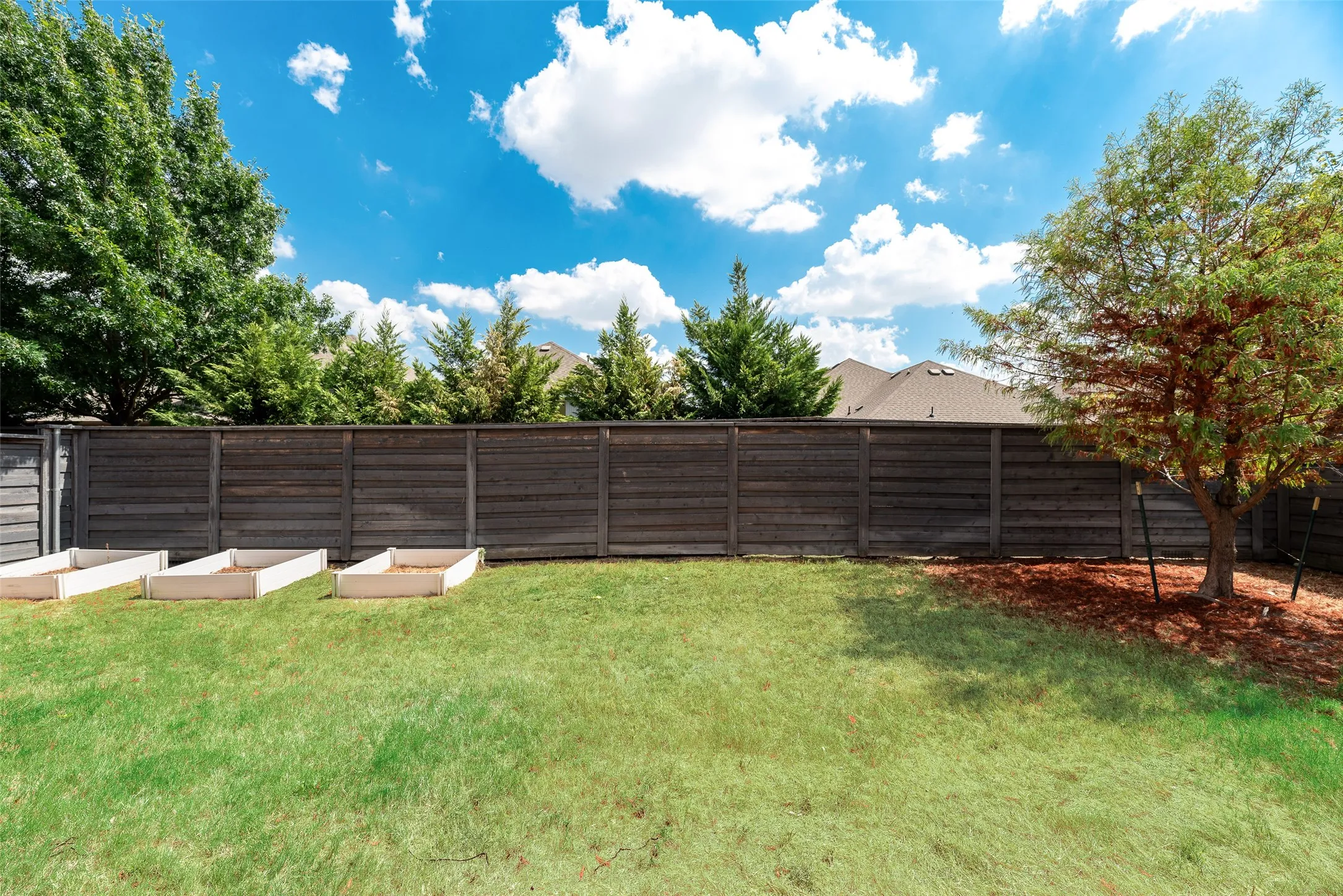 Single Family Residence For Sale in Denton County , 5104 Shallow Pond Drive, Little Elm, Texas 76227, 4 Bedroom, 3 Bathroom, 2 Garage spaces, 2,667 Sqft, built in 2018, mls#21391410, Real Estate Agent in Little Elm, Homes For Sale in Denton county, Homes For Sale in Little Elm, Realtor in Little Elm Texas, Real Estate Brokerage Independent Realty Texas, Luminita Cordes Realtor