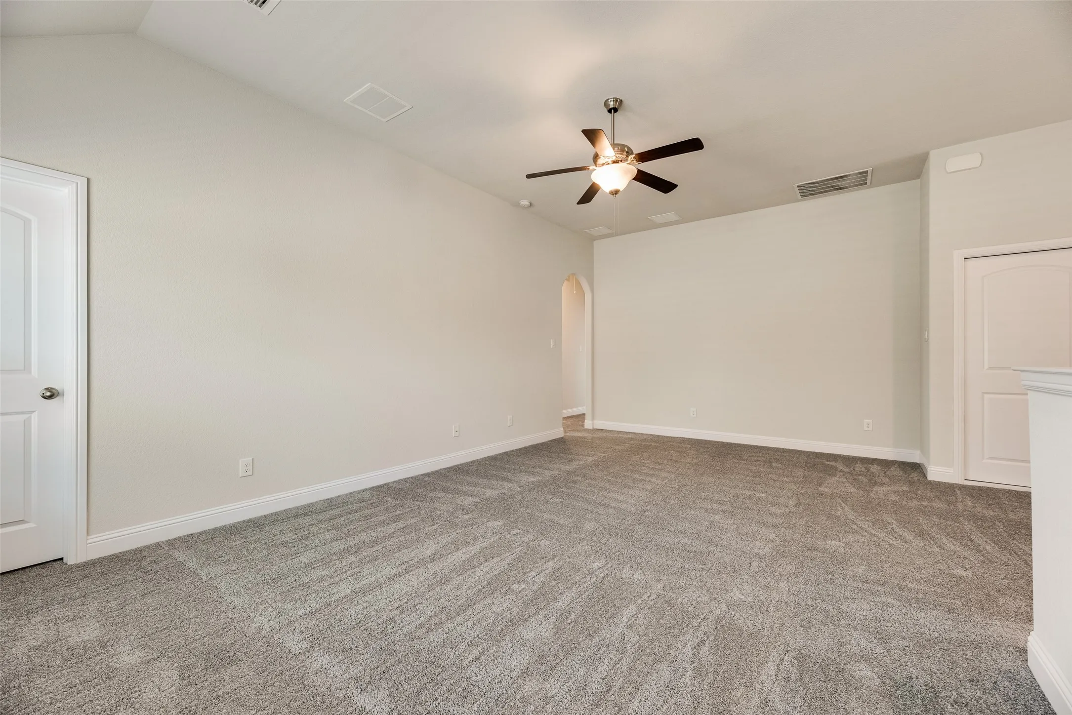 Single Family Residence For Sale in Denton County , 5104 Shallow Pond Drive, Little Elm, Texas 76227, 4 Bedroom, 3 Bathroom, 2 Garage spaces, 2,667 Sqft, built in 2018, mls#21391410, Real Estate Agent in Little Elm, Homes For Sale in Denton county, Homes For Sale in Little Elm, Realtor in Little Elm Texas, Real Estate Brokerage Independent Realty Texas, Luminita Cordes Realtor