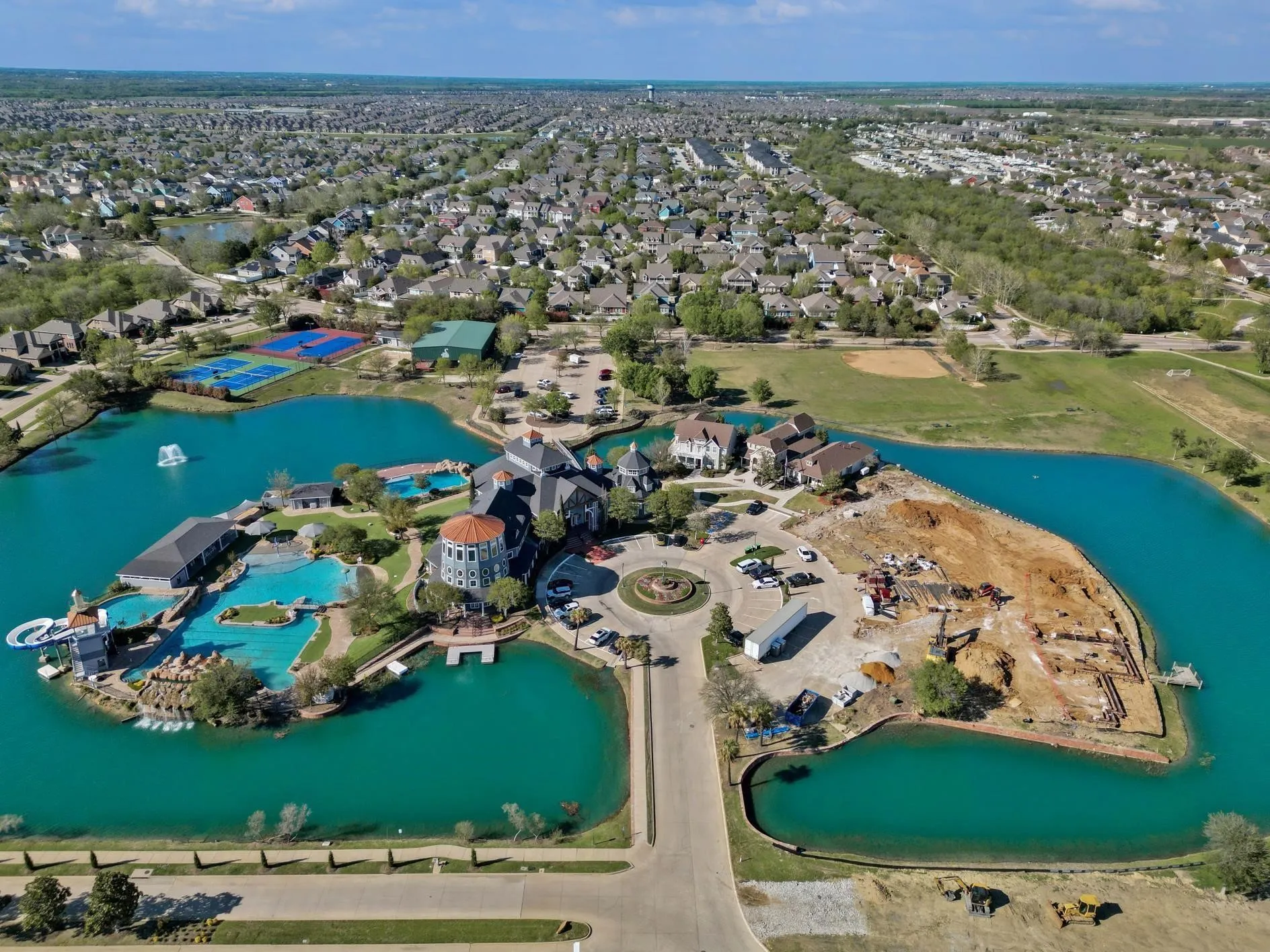 Single Family Residence For Sale in Denton County , 5104 Shallow Pond Drive, Little Elm, Texas 76227, 4 Bedroom, 3 Bathroom, 2 Garage spaces, 2,667 Sqft, built in 2018, mls#21391410, Real Estate Agent in Little Elm, Homes For Sale in Denton county, Homes For Sale in Little Elm, Realtor in Little Elm Texas, Real Estate Brokerage Independent Realty Texas, Luminita Cordes Realtor