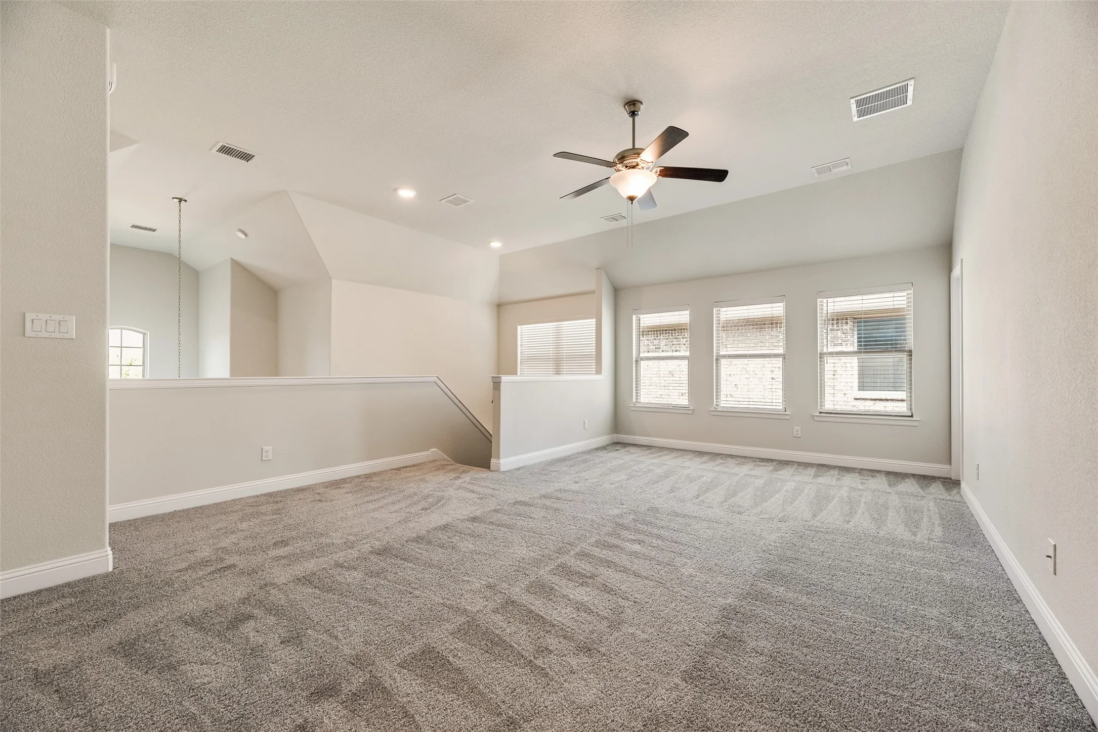 Single Family Residence For Sale in Denton County , 5104 Shallow Pond Drive, Little Elm, Texas 76227, 4 Bedroom, 3 Bathroom, 2 Garage spaces, 2,667 Sqft, built in 2018, mls#21391410, Real Estate Agent in Little Elm, Homes For Sale in Denton county, Homes For Sale in Little Elm, Realtor in Little Elm Texas, Real Estate Brokerage Independent Realty Texas, Luminita Cordes Realtor