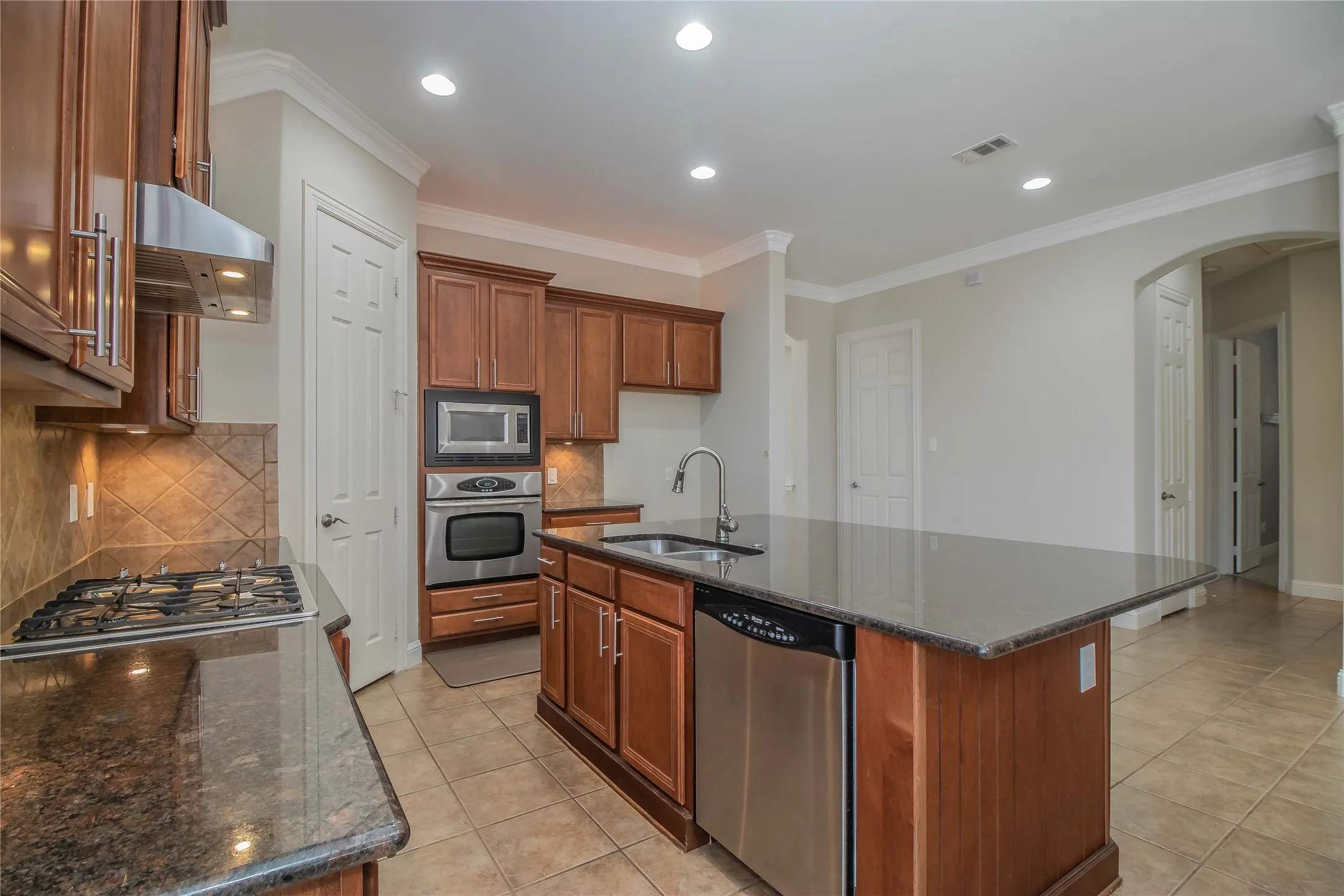 Single Family Residence For Rent in Collin County , 4647 Phillip Drive, Plano, Texas 75024, 3 Bedroom, 2 Bathroom, 2 Garage spaces, 2,207 Sqft, built in 2007, mls#21390582, Real Estate Agent in Plano, Homes For Rent in Collin county, Homes For Rent in Plano, Realtor in Plano Texas, Real Estate Brokerage Independent Realty Texas, Luminita Cordes Realtor