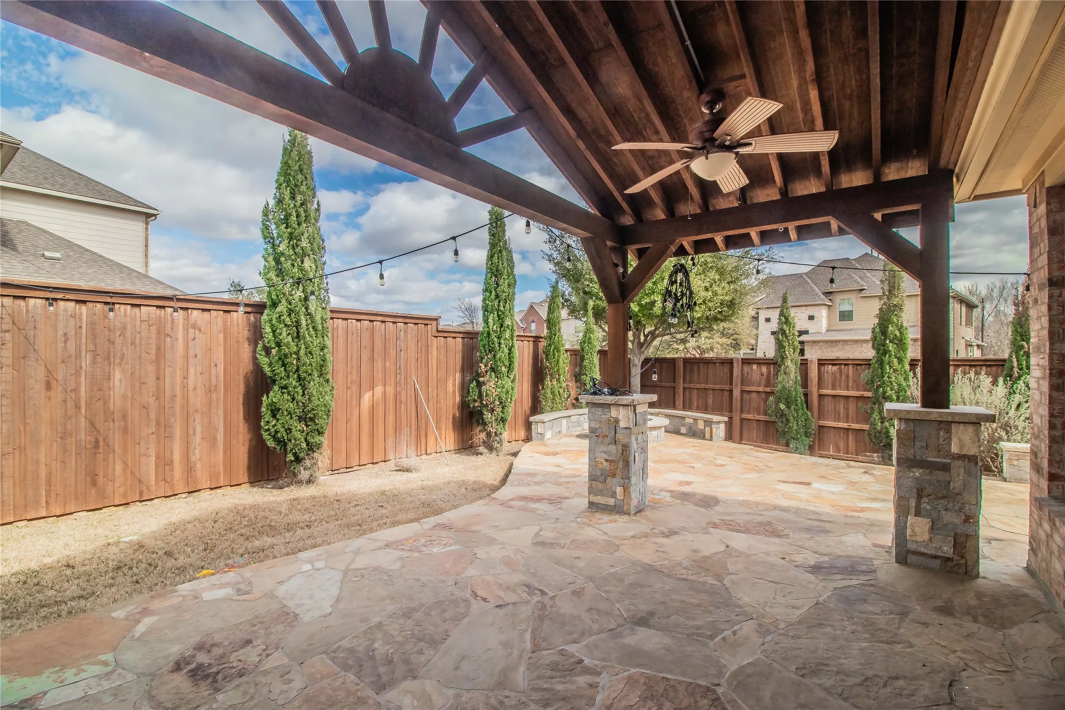 Single Family Residence For Rent in Collin County , 4647 Phillip Drive, Plano, Texas 75024, 3 Bedroom, 2 Bathroom, 2 Garage spaces, 2,207 Sqft, built in 2007, mls#21390582, Real Estate Agent in Plano, Homes For Rent in Collin county, Homes For Rent in Plano, Realtor in Plano Texas, Real Estate Brokerage Independent Realty Texas, Luminita Cordes Realtor