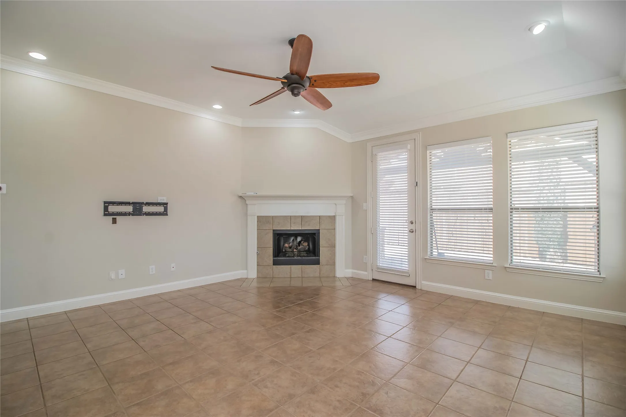 Single Family Residence For Rent in Collin County , 4647 Phillip Drive, Plano, Texas 75024, 3 Bedroom, 2 Bathroom, 2 Garage spaces, 2,207 Sqft, built in 2007, mls#21390582, Real Estate Agent in Plano, Homes For Rent in Collin county, Homes For Rent in Plano, Realtor in Plano Texas, Real Estate Brokerage Independent Realty Texas, Luminita Cordes Realtor