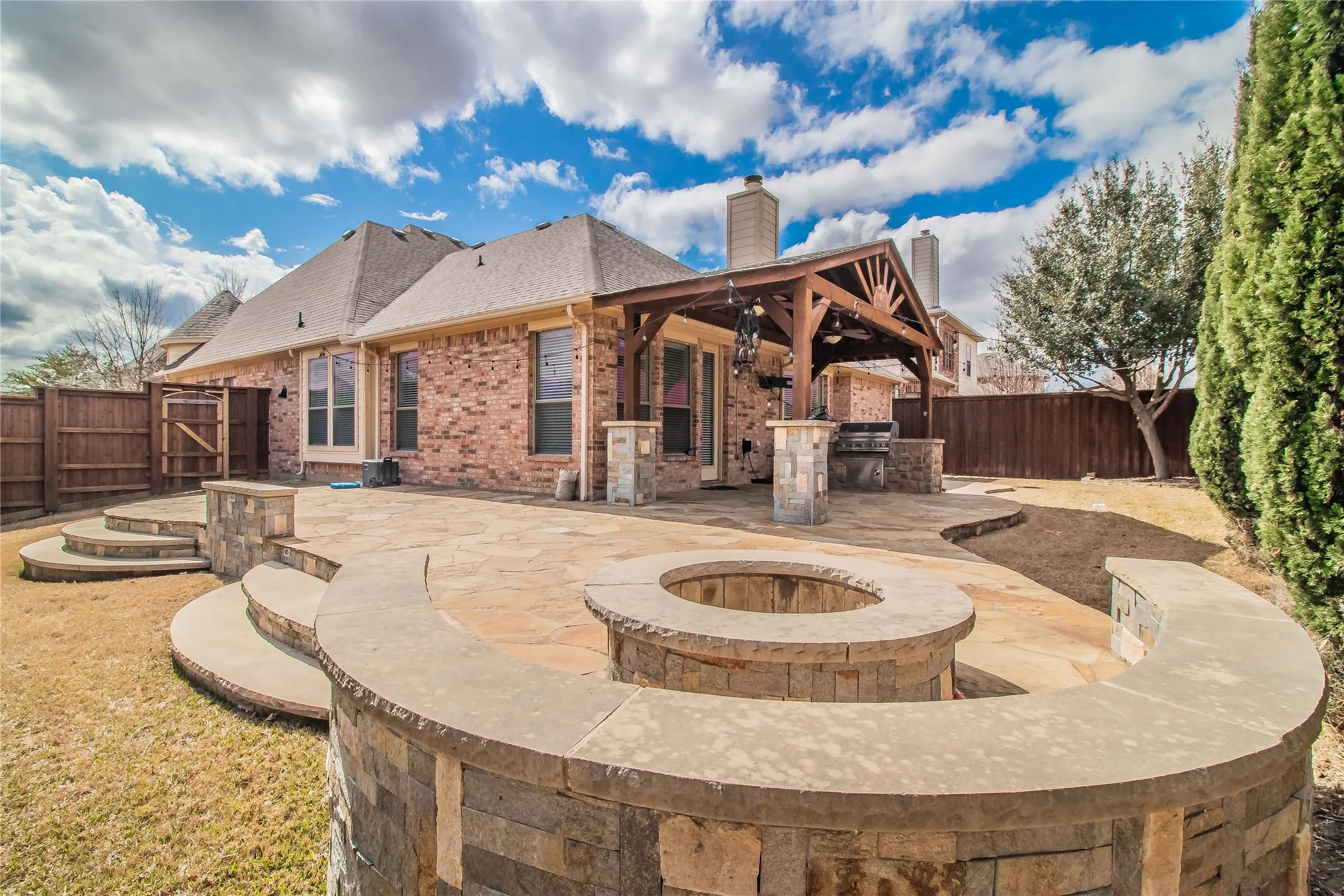 Single Family Residence For Rent in Collin County , 4647 Phillip Drive, Plano, Texas 75024, 3 Bedroom, 2 Bathroom, 2 Garage spaces, 2,207 Sqft, built in 2007, mls#21390582, Real Estate Agent in Plano, Homes For Rent in Collin county, Homes For Rent in Plano, Realtor in Plano Texas, Real Estate Brokerage Independent Realty Texas, Luminita Cordes Realtor