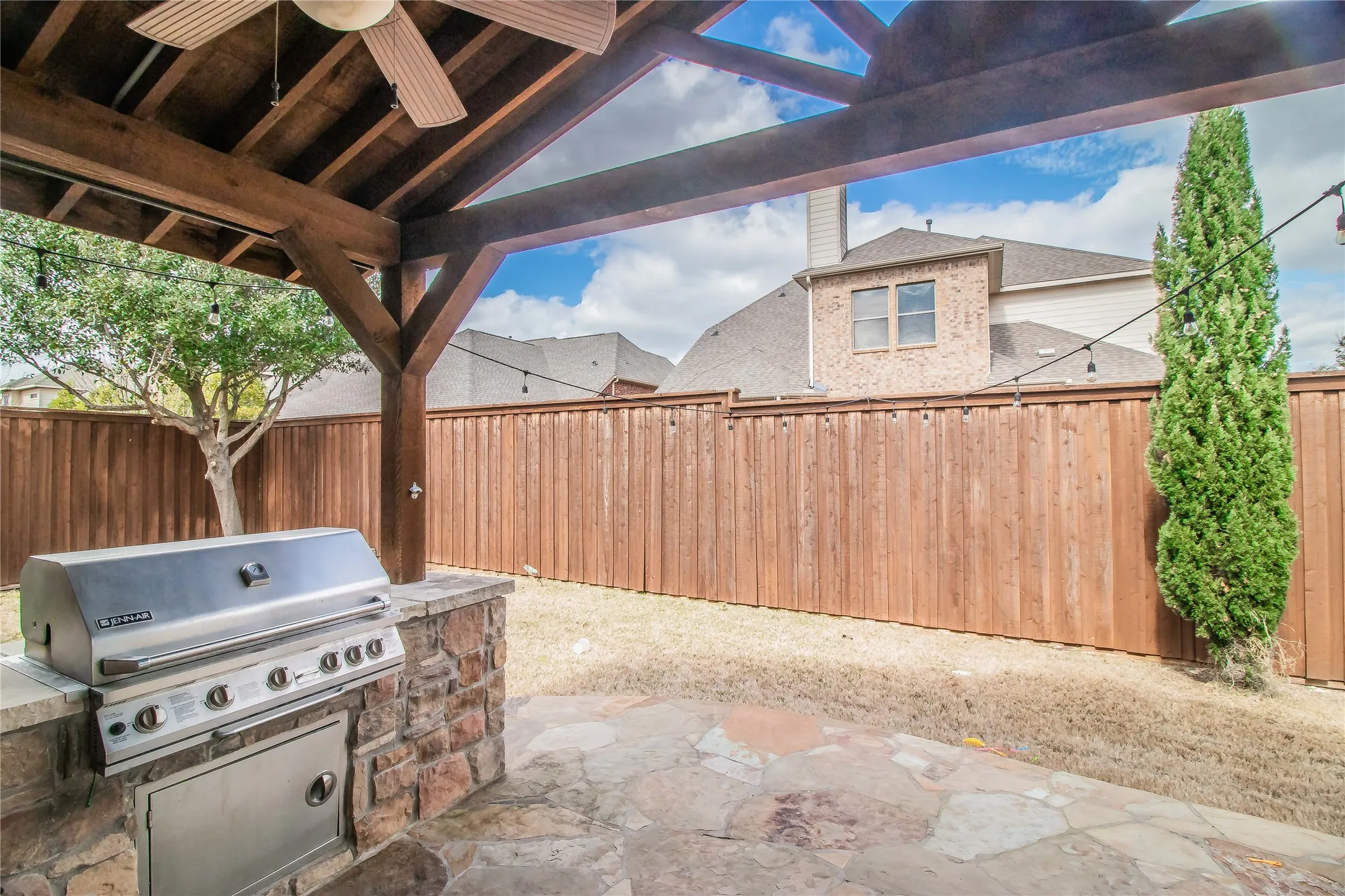 Single Family Residence For Rent in Collin County , 4647 Phillip Drive, Plano, Texas 75024, 3 Bedroom, 2 Bathroom, 2 Garage spaces, 2,207 Sqft, built in 2007, mls#21390582, Real Estate Agent in Plano, Homes For Rent in Collin county, Homes For Rent in Plano, Realtor in Plano Texas, Real Estate Brokerage Independent Realty Texas, Luminita Cordes Realtor