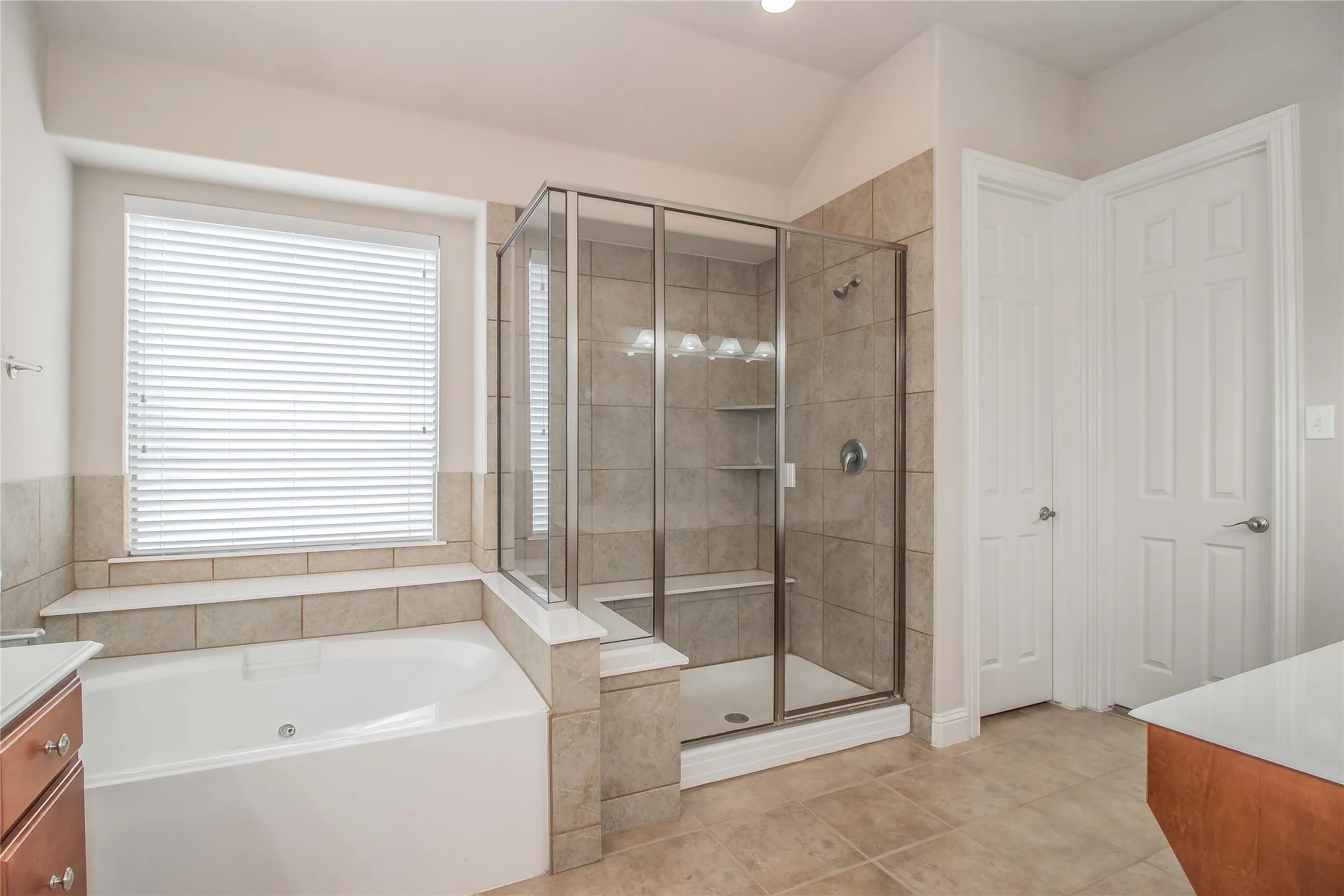 Single Family Residence For Rent in Collin County , 4647 Phillip Drive, Plano, Texas 75024, 3 Bedroom, 2 Bathroom, 2 Garage spaces, 2,207 Sqft, built in 2007, mls#21390582, Real Estate Agent in Plano, Homes For Rent in Collin county, Homes For Rent in Plano, Realtor in Plano Texas, Real Estate Brokerage Independent Realty Texas, Luminita Cordes Realtor