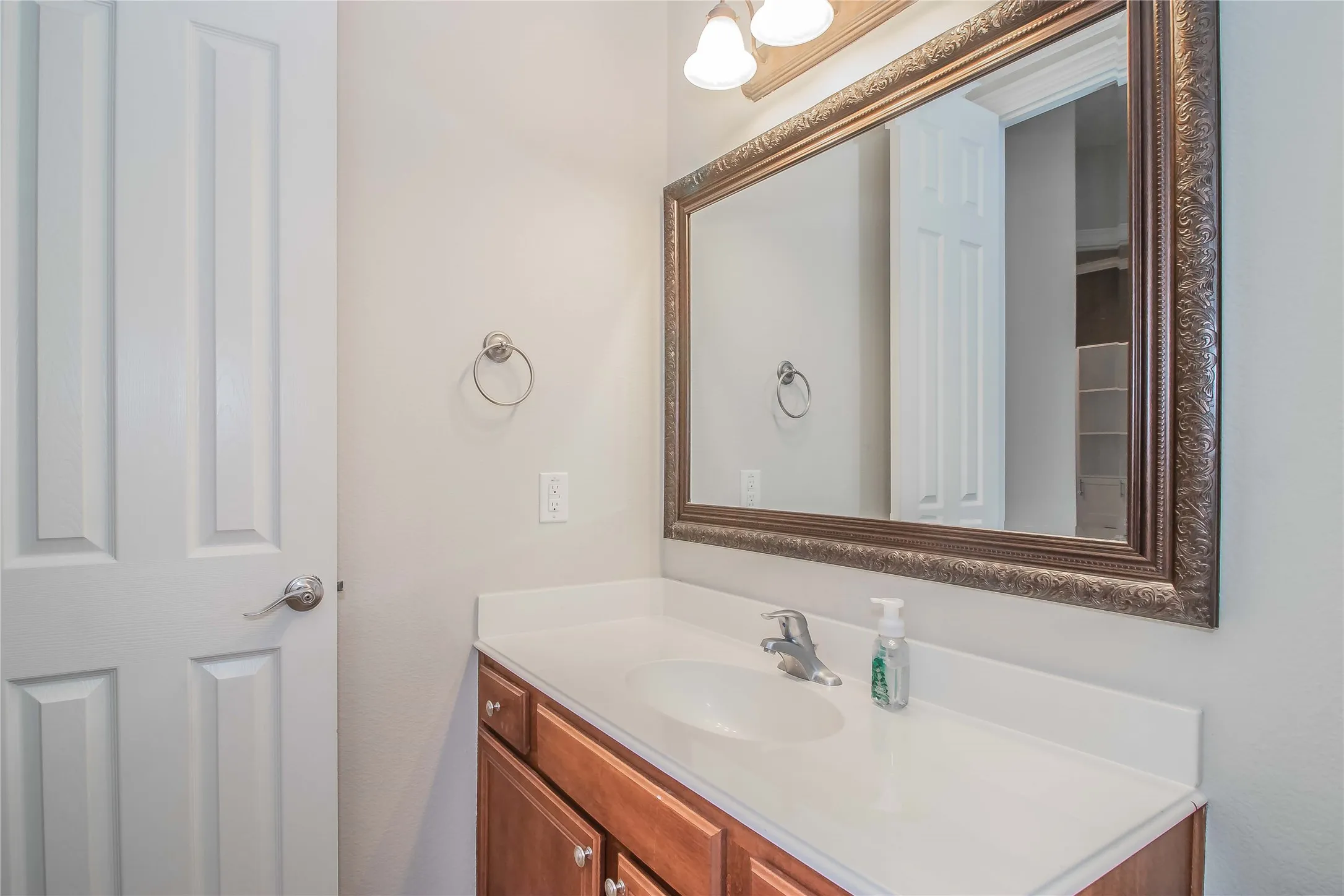 Single Family Residence For Rent in Collin County , 4647 Phillip Drive, Plano, Texas 75024, 3 Bedroom, 2 Bathroom, 2 Garage spaces, 2,207 Sqft, built in 2007, mls#21390582, Real Estate Agent in Plano, Homes For Rent in Collin county, Homes For Rent in Plano, Realtor in Plano Texas, Real Estate Brokerage Independent Realty Texas, Luminita Cordes Realtor