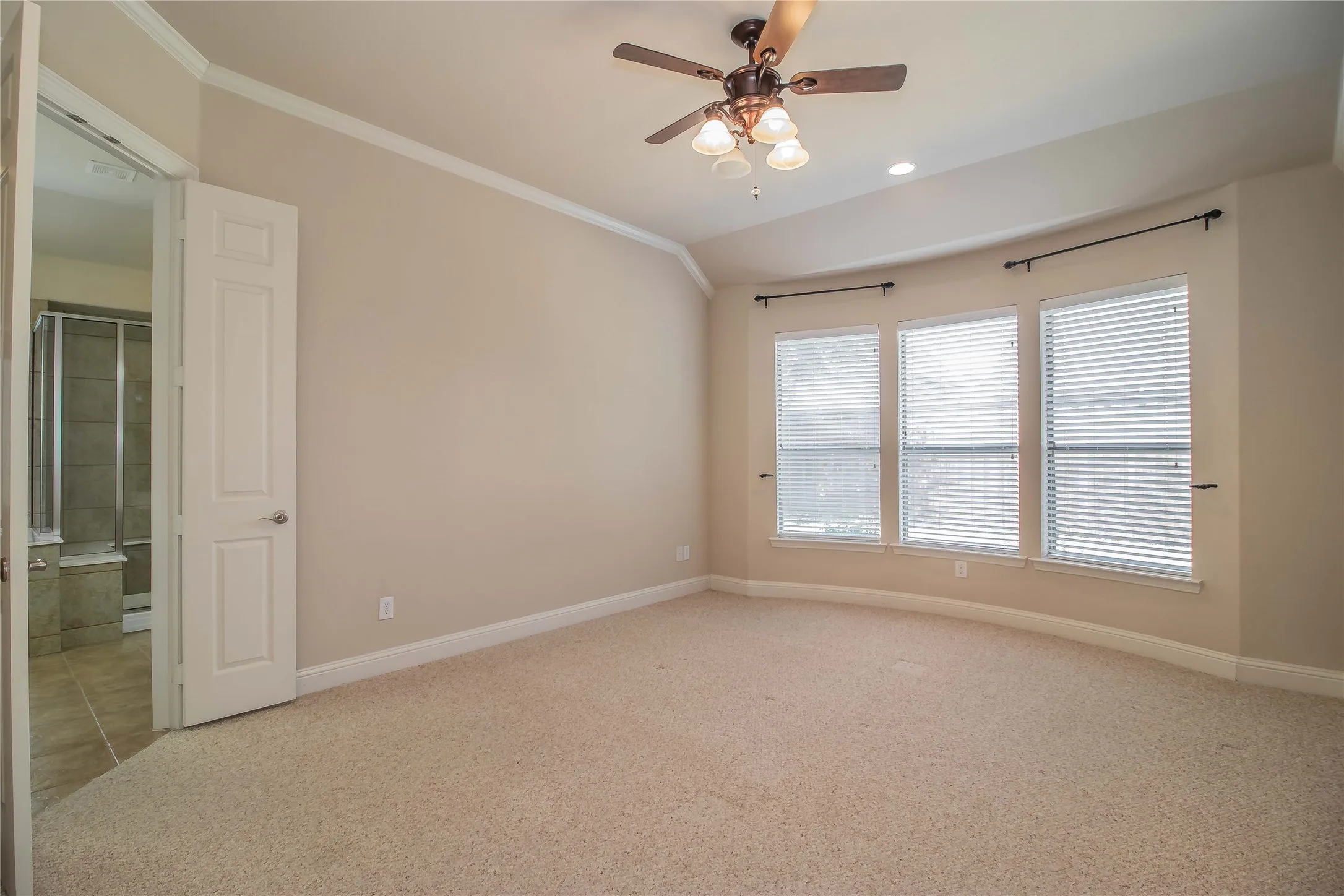 Single Family Residence For Rent in Collin County , 4647 Phillip Drive, Plano, Texas 75024, 3 Bedroom, 2 Bathroom, 2 Garage spaces, 2,207 Sqft, built in 2007, mls#21390582, Real Estate Agent in Plano, Homes For Rent in Collin county, Homes For Rent in Plano, Realtor in Plano Texas, Real Estate Brokerage Independent Realty Texas, Luminita Cordes Realtor