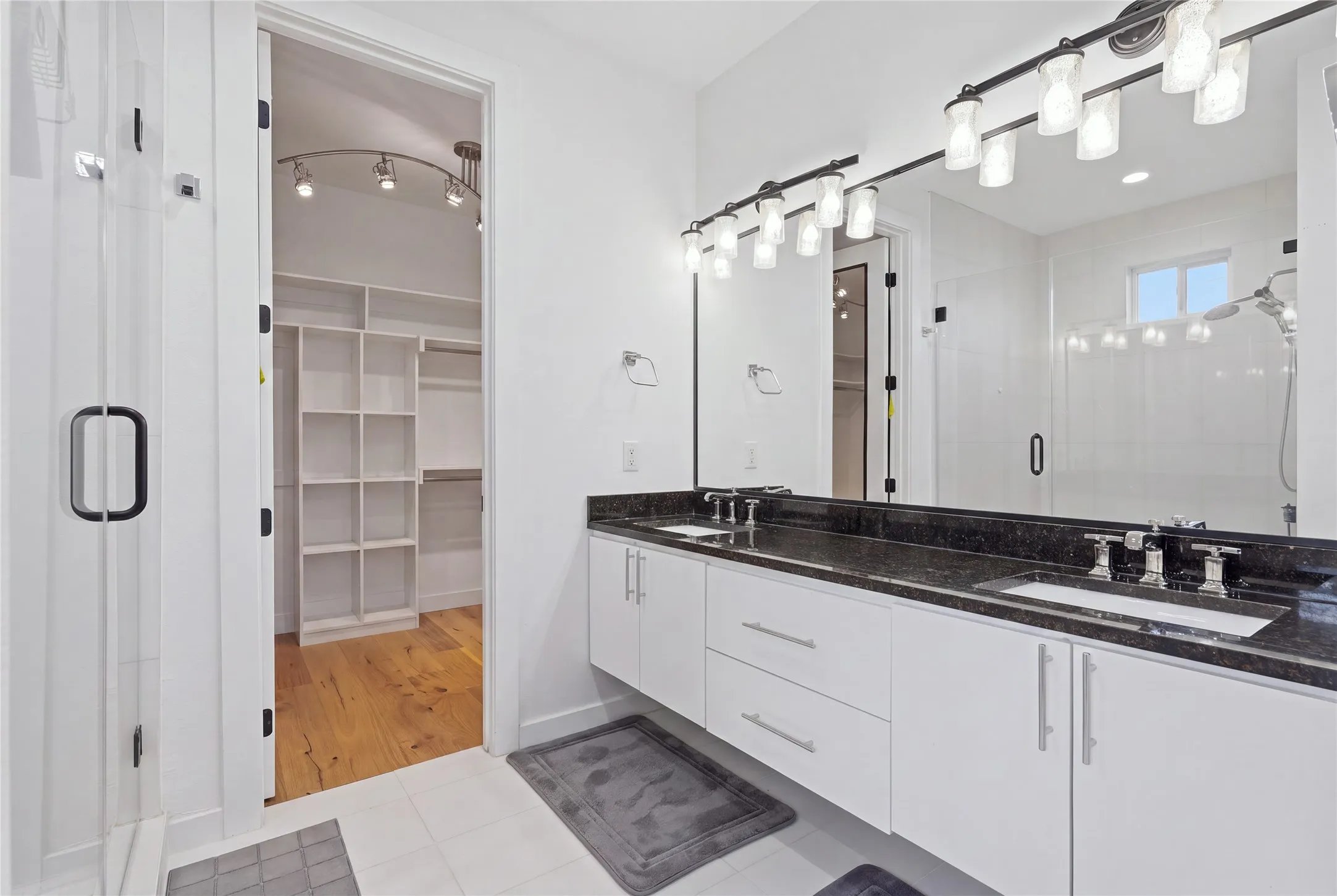 Single Family Residence For Rent in Dallas County , 1808 Shaw Street, Dallas, Texas 75212, 3 Bedroom, 3 Bathroom, 2 Garage spaces, 2,618 Sqft, built in 2019, mls#21382378, Real Estate Agent in Dallas, Homes For Rent in Dallas county, Homes For Rent in Dallas, Realtor in Dallas Texas, Real Estate Brokerage Independent Realty Texas, Luminita Cordes Realtor