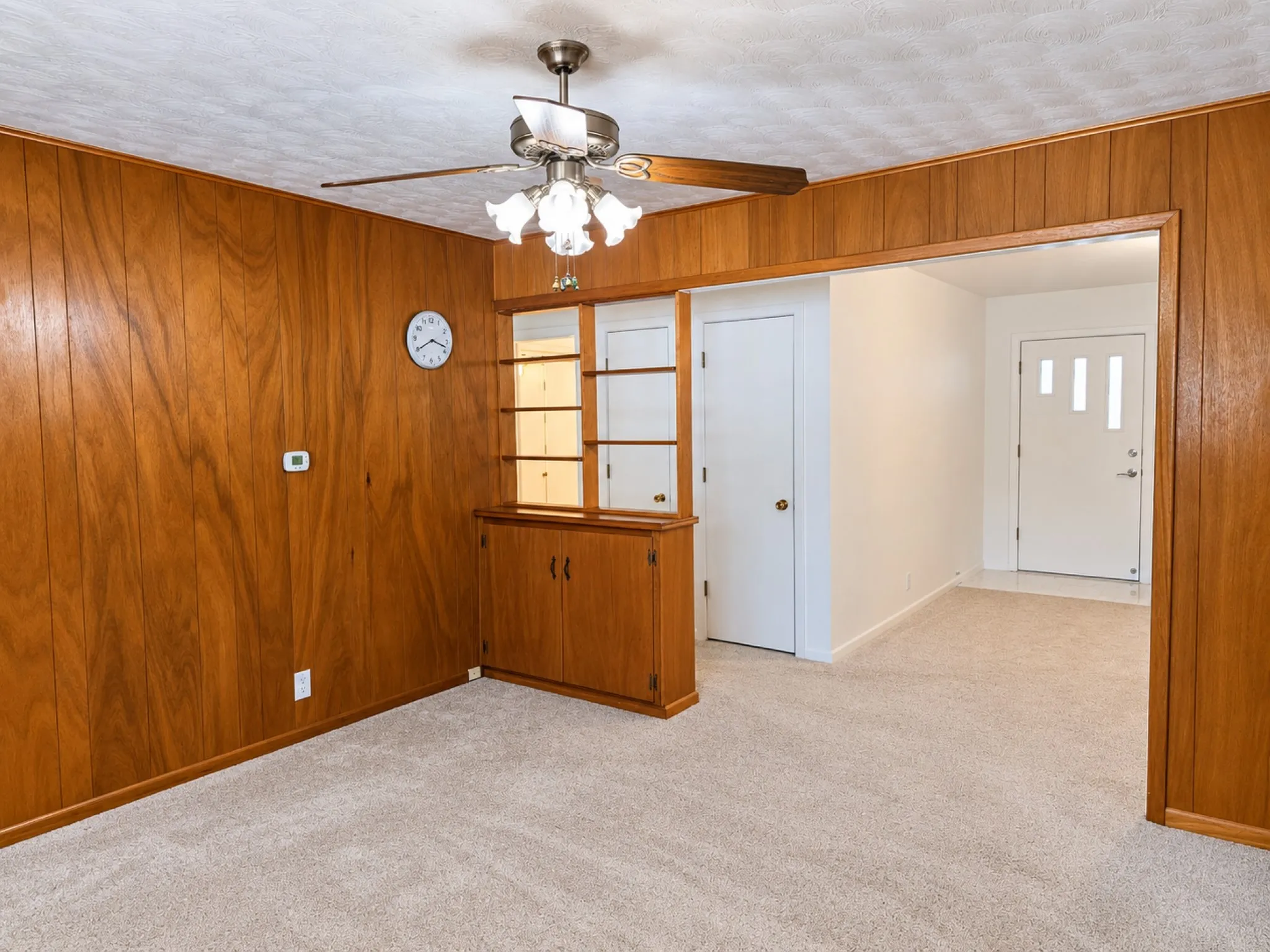 Single Family Residence For Rent in Grayson County , 2711 Morton Street, Denison, Texas 75020, 3 Bedroom, 2 Bathroom, 2 Garage spaces, 1,461 Sqft, built in 1963, mls#21391402, Real Estate Agent in Denison, Homes For Rent in Grayson county, Homes For Rent in Denison, Realtor in Denison Texas, Real Estate Brokerage Independent Realty Texas, Luminita Cordes Realtor