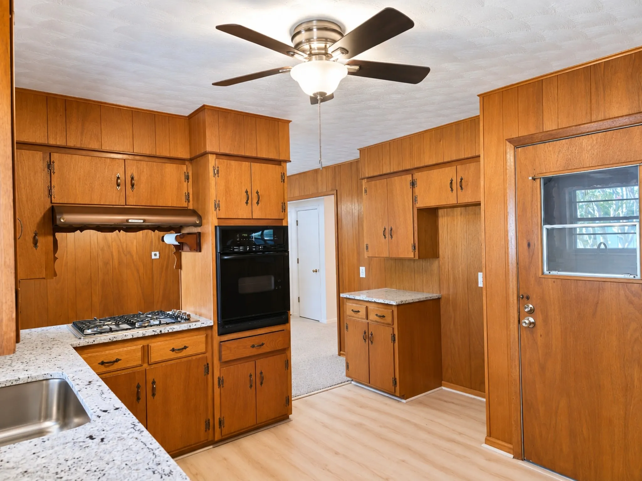 Single Family Residence For Rent in Grayson County , 2711 Morton Street, Denison, Texas 75020, 3 Bedroom, 2 Bathroom, 2 Garage spaces, 1,461 Sqft, built in 1963, mls#21391402, Real Estate Agent in Denison, Homes For Rent in Grayson county, Homes For Rent in Denison, Realtor in Denison Texas, Real Estate Brokerage Independent Realty Texas, Luminita Cordes Realtor