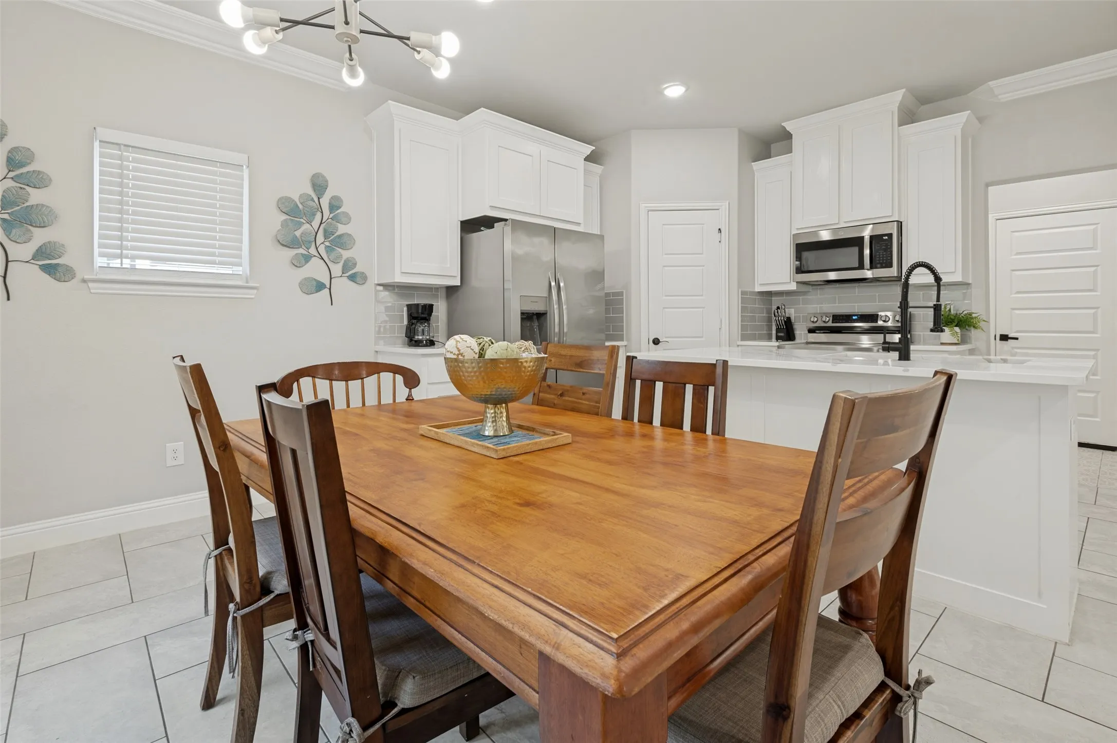 Single Family Residence For Sale in Tarrant County , 1315 Oak Knoll Drive, Haltom City, Texas 76117, 3 Bedroom, 3 Bathroom, 2 Garage spaces, 1,900 Sqft, built in 2023, mls#21388341, Real Estate Agent in Haltom City, Homes For Sale in Tarrant county, Homes For Sale in Haltom City, Realtor in Haltom City Texas, Real Estate Brokerage Independent Realty Texas, Luminita Cordes Realtor