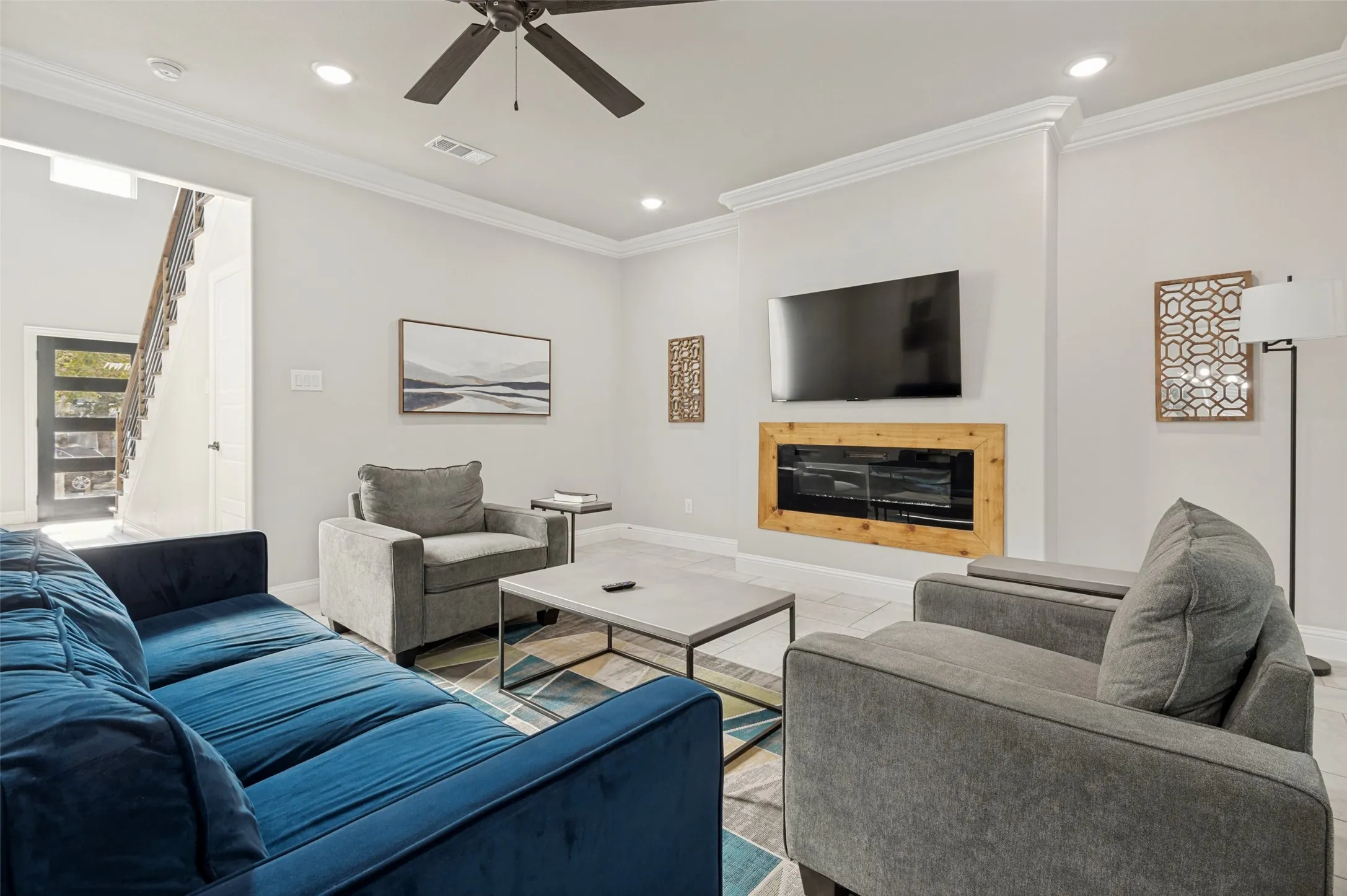 Single Family Residence For Sale in Tarrant County , 1315 Oak Knoll Drive, Haltom City, Texas 76117, 3 Bedroom, 3 Bathroom, 2 Garage spaces, 1,900 Sqft, built in 2023, mls#21388341, Real Estate Agent in Haltom City, Homes For Sale in Tarrant county, Homes For Sale in Haltom City, Realtor in Haltom City Texas, Real Estate Brokerage Independent Realty Texas, Luminita Cordes Realtor