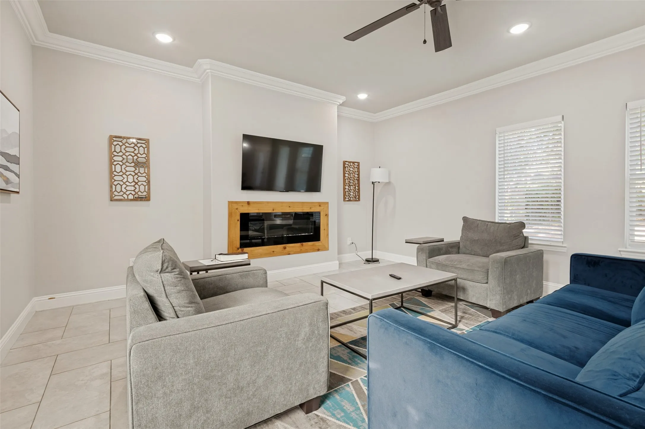 Single Family Residence For Sale in Tarrant County , 1315 Oak Knoll Drive, Haltom City, Texas 76117, 3 Bedroom, 3 Bathroom, 2 Garage spaces, 1,900 Sqft, built in 2023, mls#21388341, Real Estate Agent in Haltom City, Homes For Sale in Tarrant county, Homes For Sale in Haltom City, Realtor in Haltom City Texas, Real Estate Brokerage Independent Realty Texas, Luminita Cordes Realtor