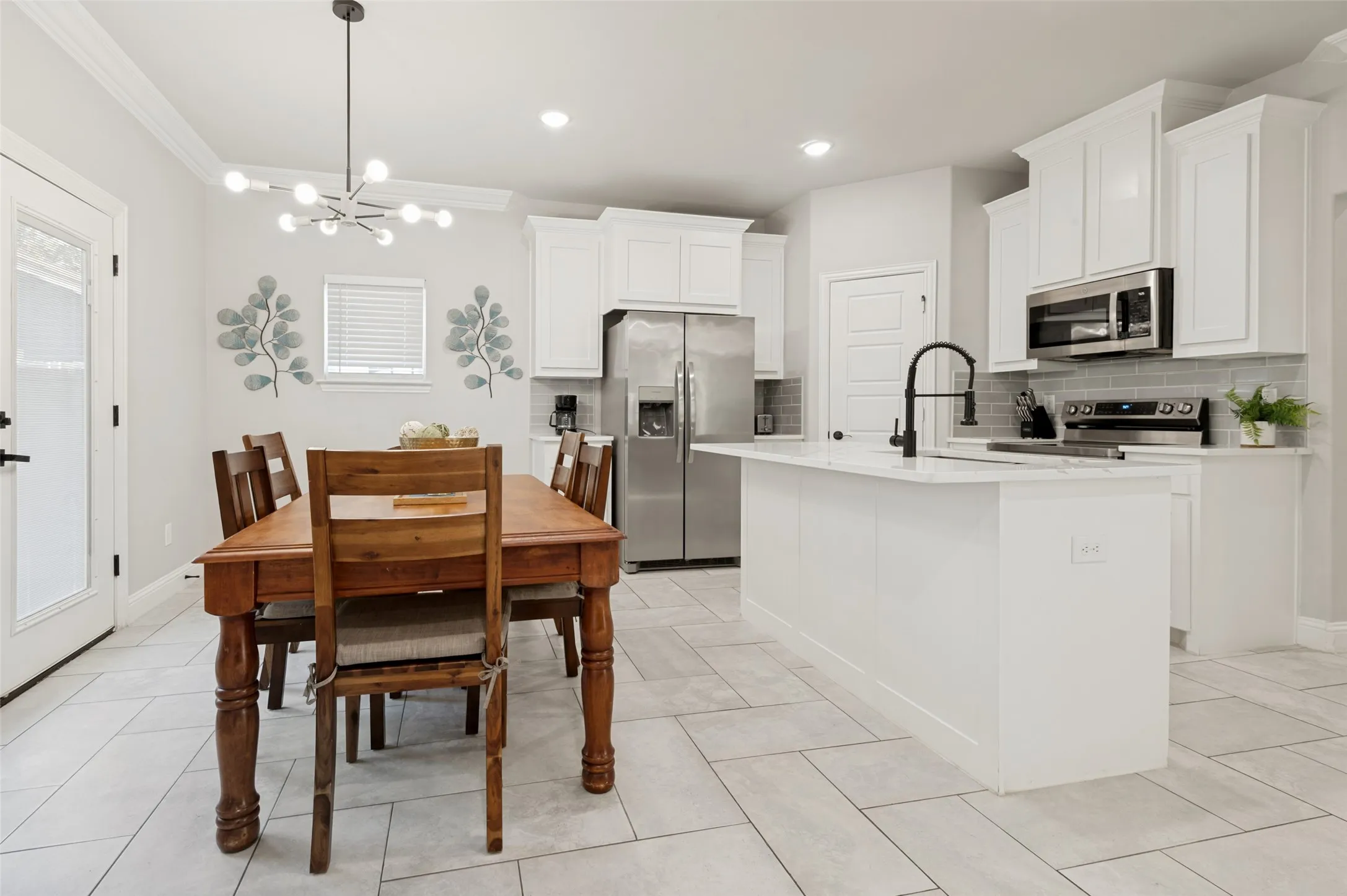 Single Family Residence For Sale in Tarrant County , 1315 Oak Knoll Drive, Haltom City, Texas 76117, 3 Bedroom, 3 Bathroom, 2 Garage spaces, 1,900 Sqft, built in 2023, mls#21388341, Real Estate Agent in Haltom City, Homes For Sale in Tarrant county, Homes For Sale in Haltom City, Realtor in Haltom City Texas, Real Estate Brokerage Independent Realty Texas, Luminita Cordes Realtor