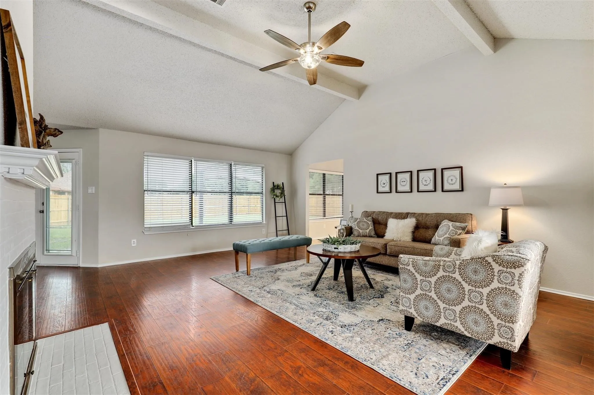 Single Family Residence For Rent in Collin County , 400 Azalea Drive, Allen, Texas 75002, 3 Bedroom, 2 Bathroom, 2 Garage spaces, 1,515 Sqft, built in 1987, mls#21391192, Real Estate Agent in Allen, Homes For Rent in Collin county, Homes For Rent in Allen, Realtor in Allen Texas, Real Estate Brokerage Independent Realty Texas, Luminita Cordes Realtor