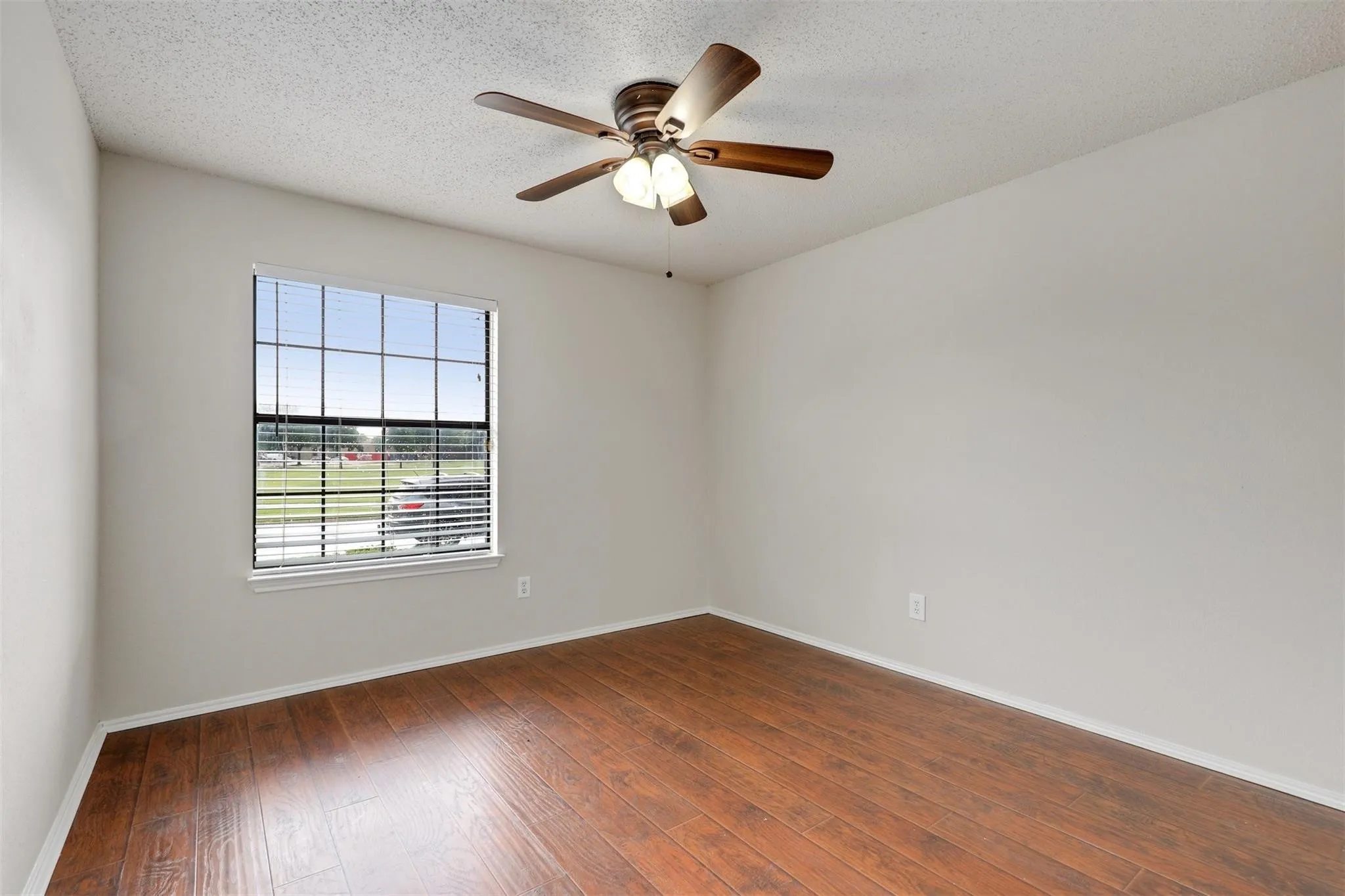 Single Family Residence For Rent in Collin County , 400 Azalea Drive, Allen, Texas 75002, 3 Bedroom, 2 Bathroom, 2 Garage spaces, 1,515 Sqft, built in 1987, mls#21391192, Real Estate Agent in Allen, Homes For Rent in Collin county, Homes For Rent in Allen, Realtor in Allen Texas, Real Estate Brokerage Independent Realty Texas, Luminita Cordes Realtor