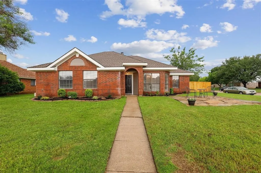 Single Family Residence For Rent