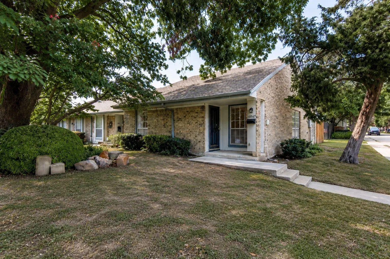 Townhouse For Rent in Dallas County , 13747 Flagstone Lane, Dallas, Texas 75240, 2 Bedroom, 2 Bathroom, Garage spaces, 1,408 Sqft, built in 1970, mls#21391420, Real Estate Agent in Dallas, Homes For Rent in Dallas county, Homes For Rent in Dallas, Realtor in Dallas Texas, Real Estate Brokerage Independent Realty Texas, Luminita Cordes Realtor