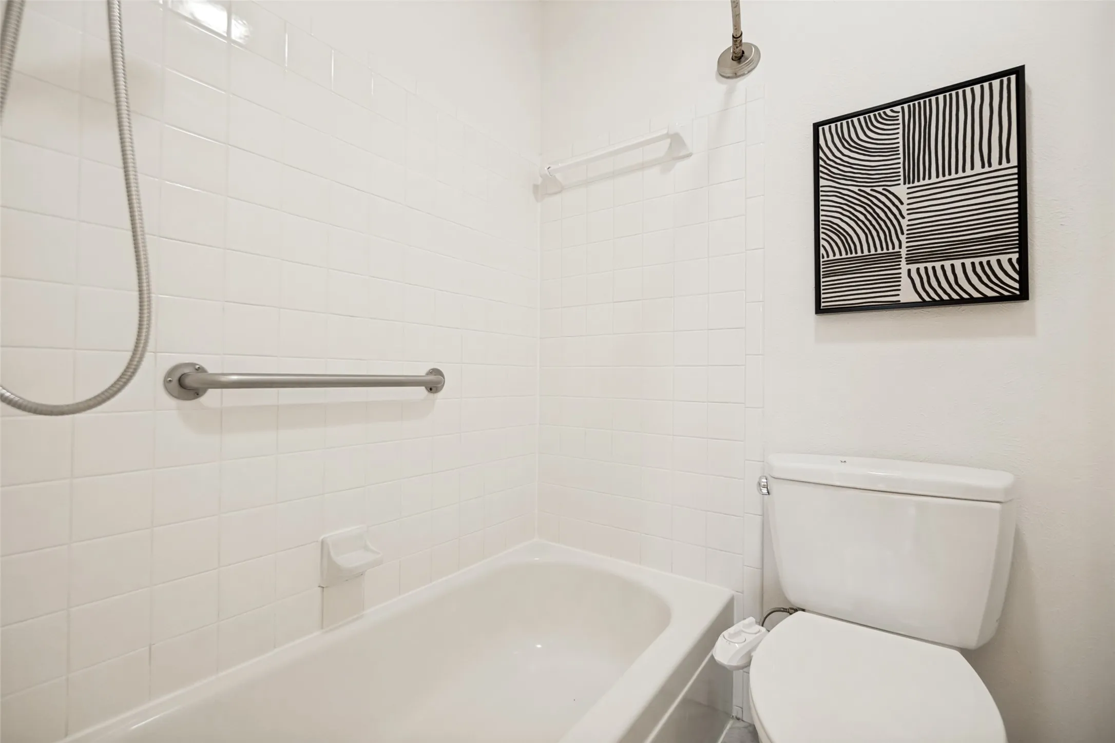Townhouse For Rent in Dallas County , 13747 Flagstone Lane, Dallas, Texas 75240, 2 Bedroom, 2 Bathroom, Garage spaces, 1,408 Sqft, built in 1970, mls#21391420, Real Estate Agent in Dallas, Homes For Rent in Dallas county, Homes For Rent in Dallas, Realtor in Dallas Texas, Real Estate Brokerage Independent Realty Texas, Luminita Cordes Realtor