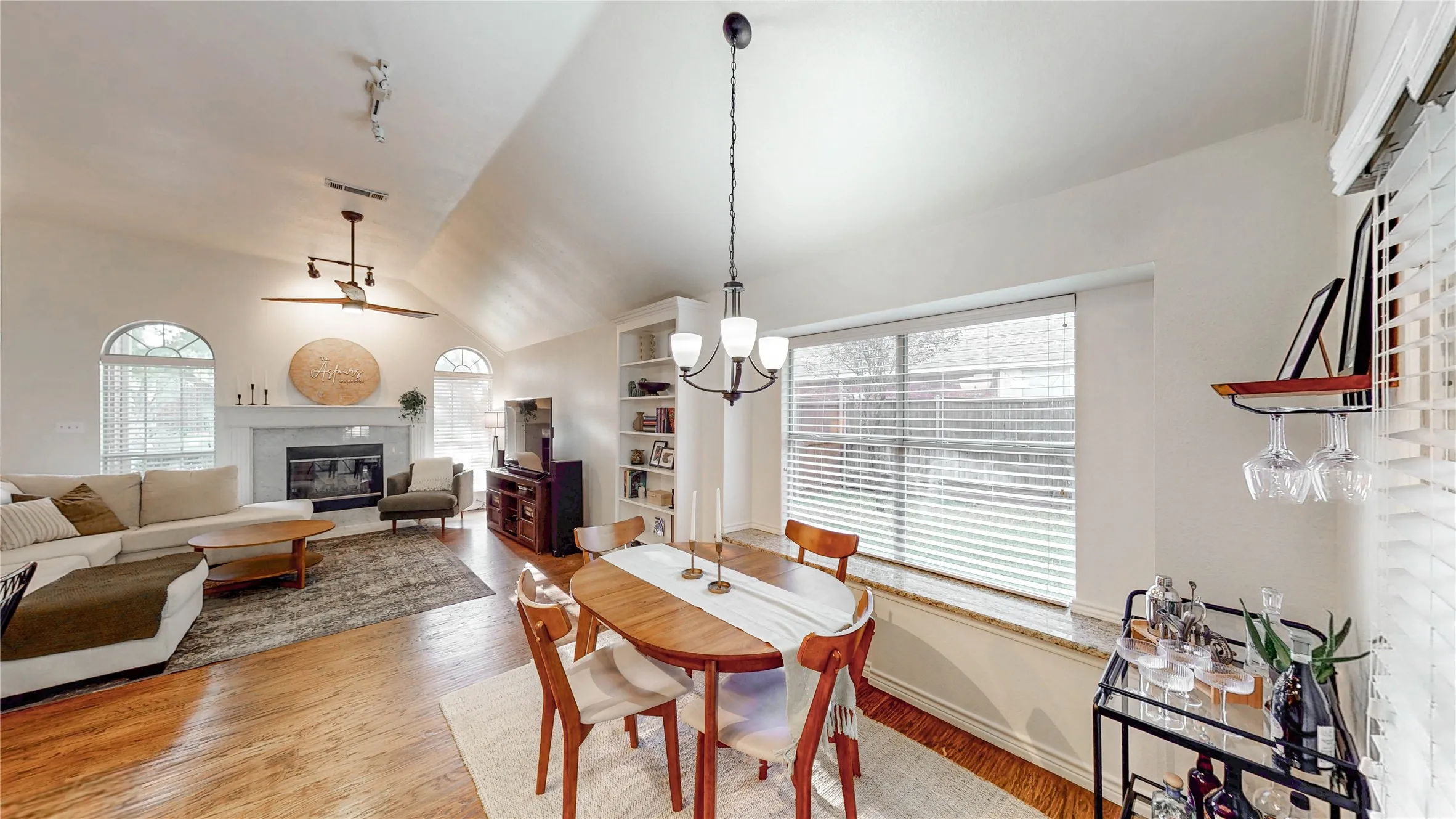Single Family Residence For Sale in Denton County , 4612 Sandera Lane, Flower Mound, Texas 75028, 3 Bedroom, 2 Bathroom, 2 Garage spaces, 1,482 Sqft, built in 1992, mls#21391430, Real Estate Agent in Flower Mound, Homes For Sale in Denton county, Homes For Sale in Flower Mound, Realtor in Flower Mound Texas, Real Estate Brokerage Independent Realty Texas, Luminita Cordes Realtor