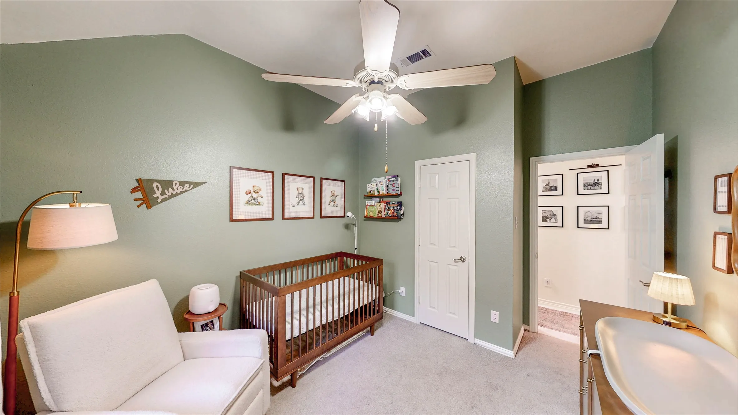 Single Family Residence For Sale in Denton County , 4612 Sandera Lane, Flower Mound, Texas 75028, 3 Bedroom, 2 Bathroom, 2 Garage spaces, 1,482 Sqft, built in 1992, mls#21391430, Real Estate Agent in Flower Mound, Homes For Sale in Denton county, Homes For Sale in Flower Mound, Realtor in Flower Mound Texas, Real Estate Brokerage Independent Realty Texas, Luminita Cordes Realtor