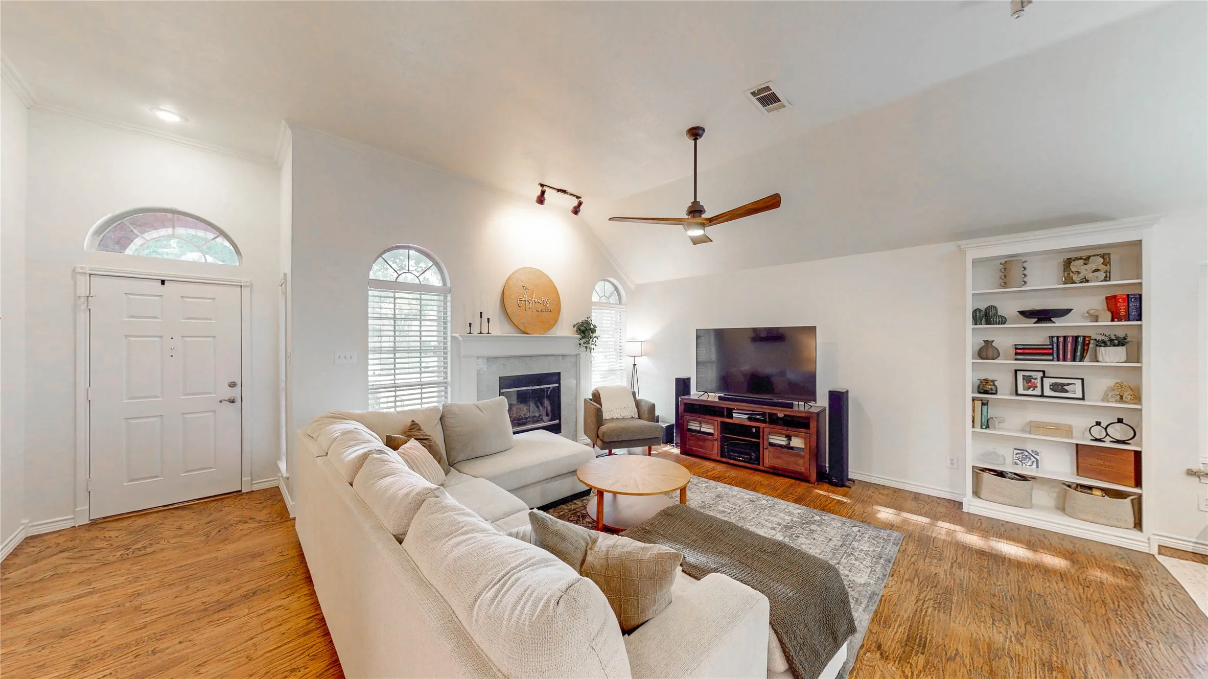 Single Family Residence For Sale in Denton County , 4612 Sandera Lane, Flower Mound, Texas 75028, 3 Bedroom, 2 Bathroom, 2 Garage spaces, 1,482 Sqft, built in 1992, mls#21391430, Real Estate Agent in Flower Mound, Homes For Sale in Denton county, Homes For Sale in Flower Mound, Realtor in Flower Mound Texas, Real Estate Brokerage Independent Realty Texas, Luminita Cordes Realtor