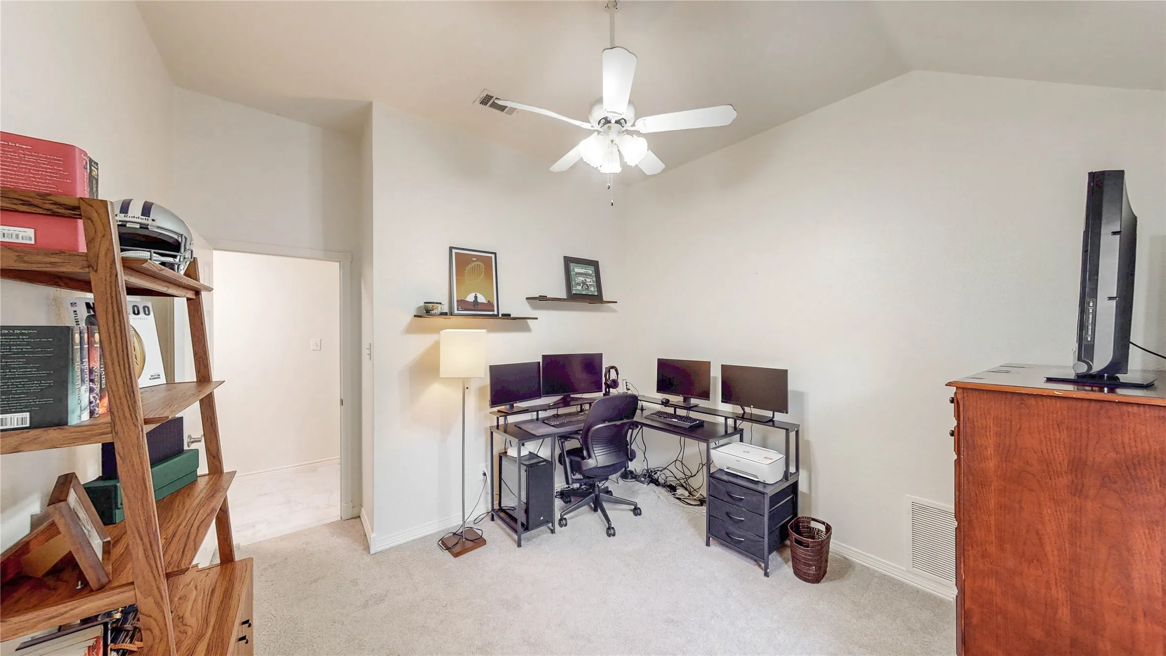 Single Family Residence For Sale in Denton County , 4612 Sandera Lane, Flower Mound, Texas 75028, 3 Bedroom, 2 Bathroom, 2 Garage spaces, 1,482 Sqft, built in 1992, mls#21391430, Real Estate Agent in Flower Mound, Homes For Sale in Denton county, Homes For Sale in Flower Mound, Realtor in Flower Mound Texas, Real Estate Brokerage Independent Realty Texas, Luminita Cordes Realtor