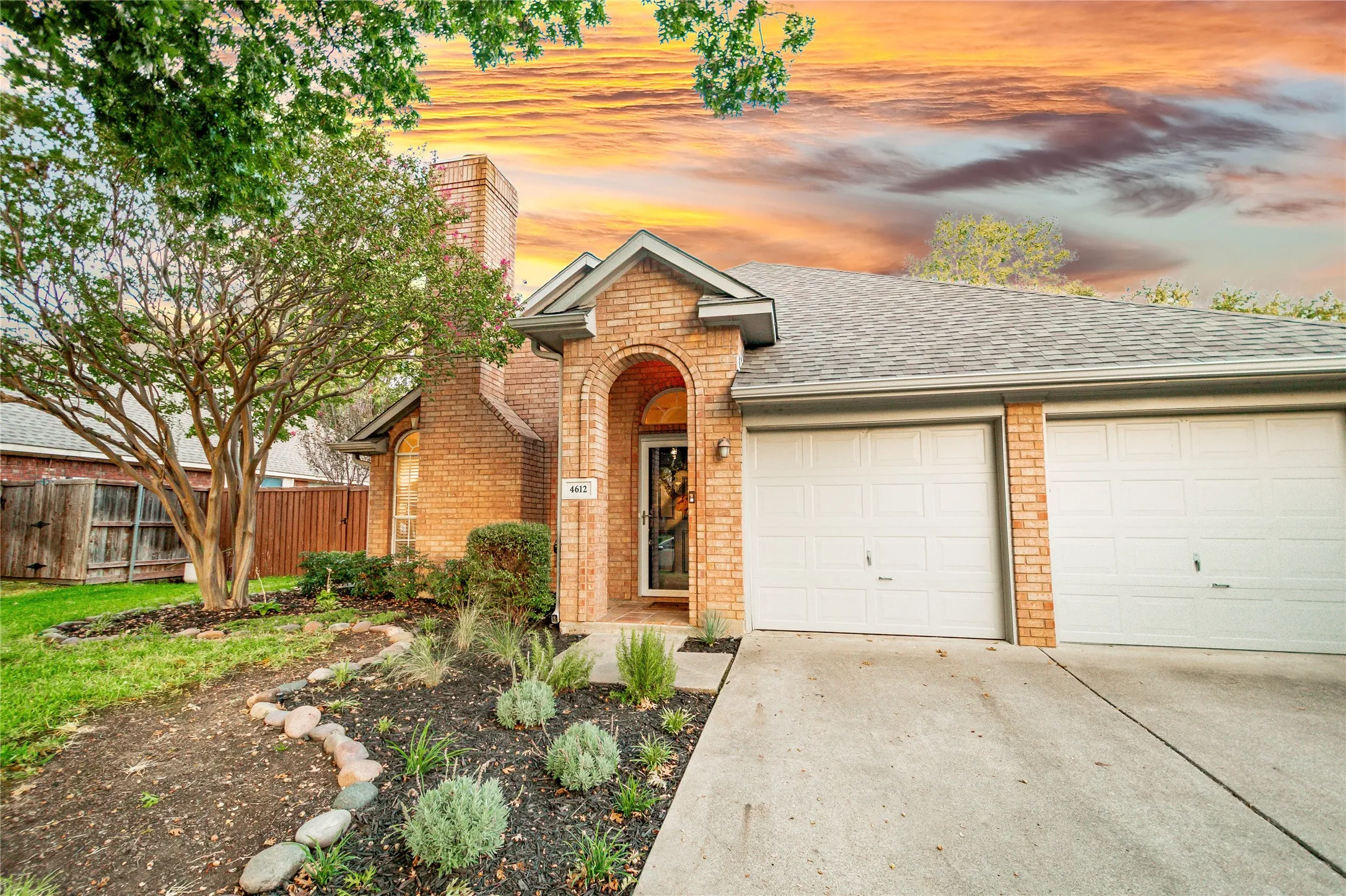 Single Family Residence For Sale in Denton County , 4612 Sandera Lane, Flower Mound, Texas 75028, 3 Bedroom, 2 Bathroom, 2 Garage spaces, 1,482 Sqft, built in 1992, mls#21391430, Real Estate Agent in Flower Mound, Homes For Sale in Denton county, Homes For Sale in Flower Mound, Realtor in Flower Mound Texas, Real Estate Brokerage Independent Realty Texas, Luminita Cordes Realtor