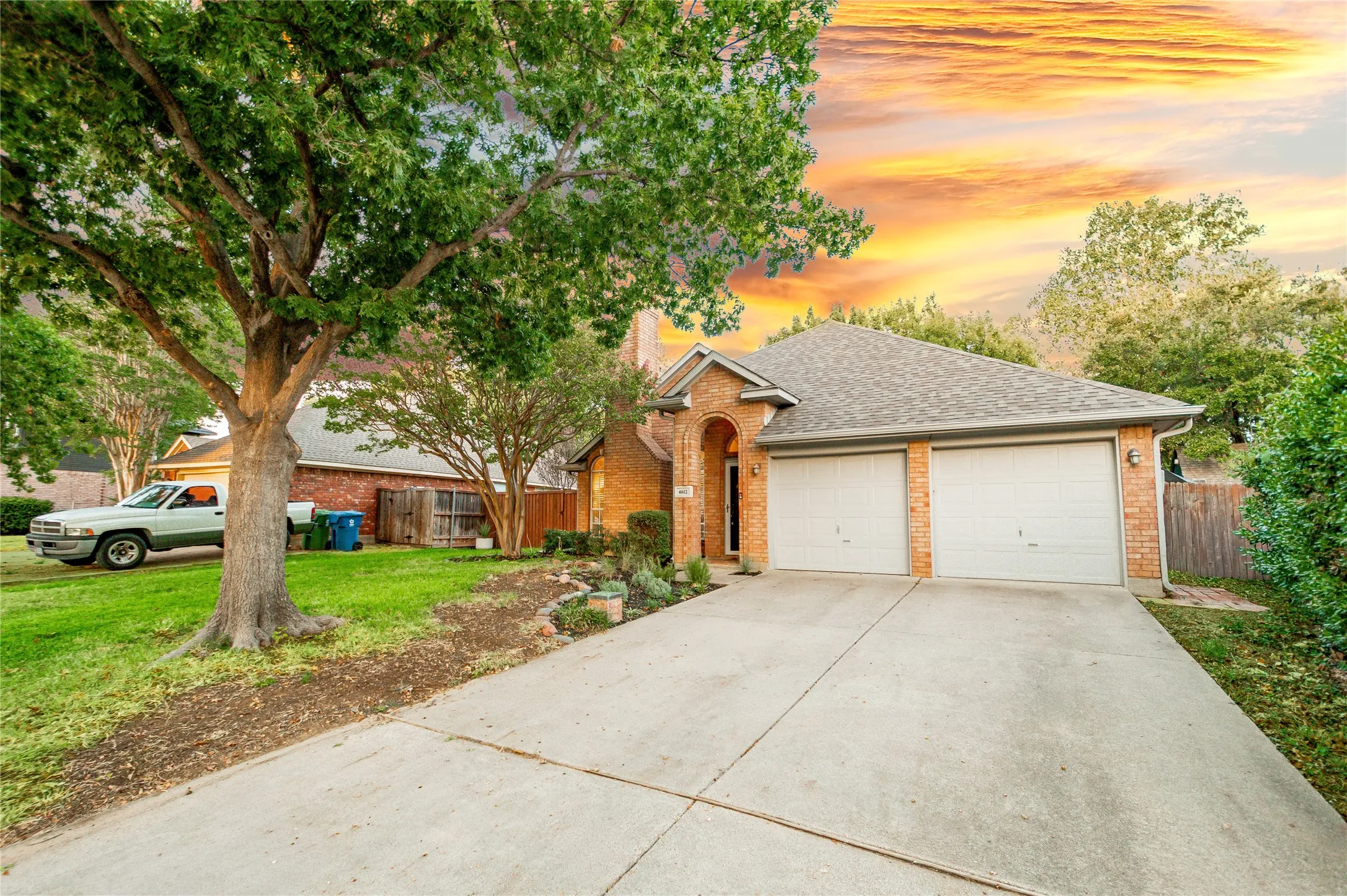 Single Family Residence For Sale in Denton County , 4612 Sandera Lane, Flower Mound, Texas 75028, 3 Bedroom, 2 Bathroom, 2 Garage spaces, 1,482 Sqft, built in 1992, mls#21391430, Real Estate Agent in Flower Mound, Homes For Sale in Denton county, Homes For Sale in Flower Mound, Realtor in Flower Mound Texas, Real Estate Brokerage Independent Realty Texas, Luminita Cordes Realtor