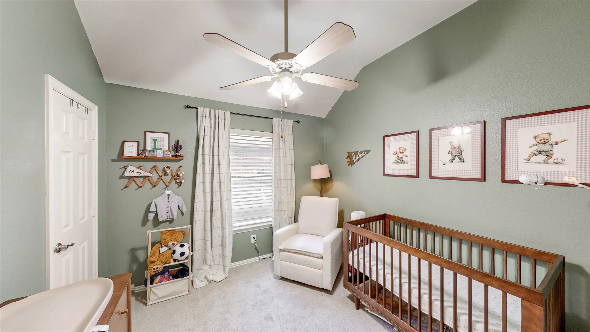 Single Family Residence For Sale in Denton County , 4612 Sandera Lane, Flower Mound, Texas 75028, 3 Bedroom, 2 Bathroom, 2 Garage spaces, 1,482 Sqft, built in 1992, mls#21391430, Real Estate Agent in Flower Mound, Homes For Sale in Denton county, Homes For Sale in Flower Mound, Realtor in Flower Mound Texas, Real Estate Brokerage Independent Realty Texas, Luminita Cordes Realtor