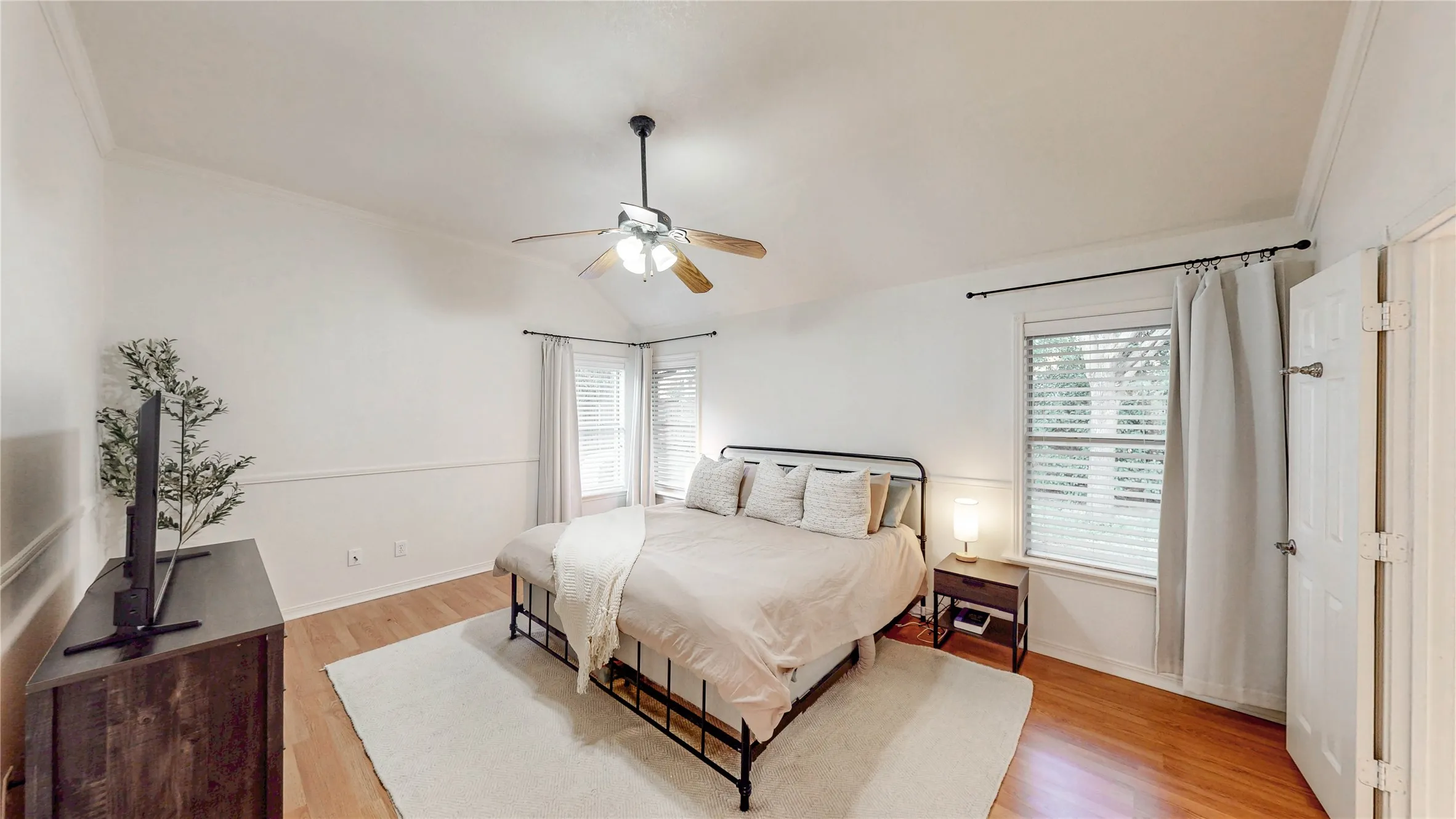 Single Family Residence For Sale in Denton County , 4612 Sandera Lane, Flower Mound, Texas 75028, 3 Bedroom, 2 Bathroom, 2 Garage spaces, 1,482 Sqft, built in 1992, mls#21391430, Real Estate Agent in Flower Mound, Homes For Sale in Denton county, Homes For Sale in Flower Mound, Realtor in Flower Mound Texas, Real Estate Brokerage Independent Realty Texas, Luminita Cordes Realtor