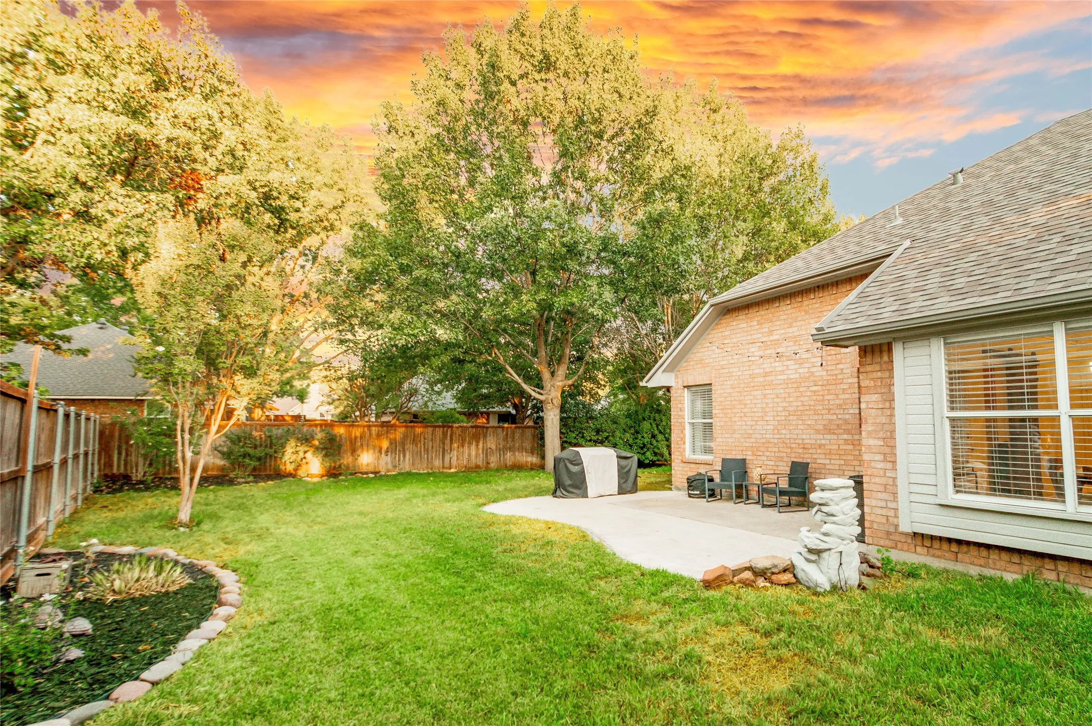 Single Family Residence For Sale in Denton County , 4612 Sandera Lane, Flower Mound, Texas 75028, 3 Bedroom, 2 Bathroom, 2 Garage spaces, 1,482 Sqft, built in 1992, mls#21391430, Real Estate Agent in Flower Mound, Homes For Sale in Denton county, Homes For Sale in Flower Mound, Realtor in Flower Mound Texas, Real Estate Brokerage Independent Realty Texas, Luminita Cordes Realtor