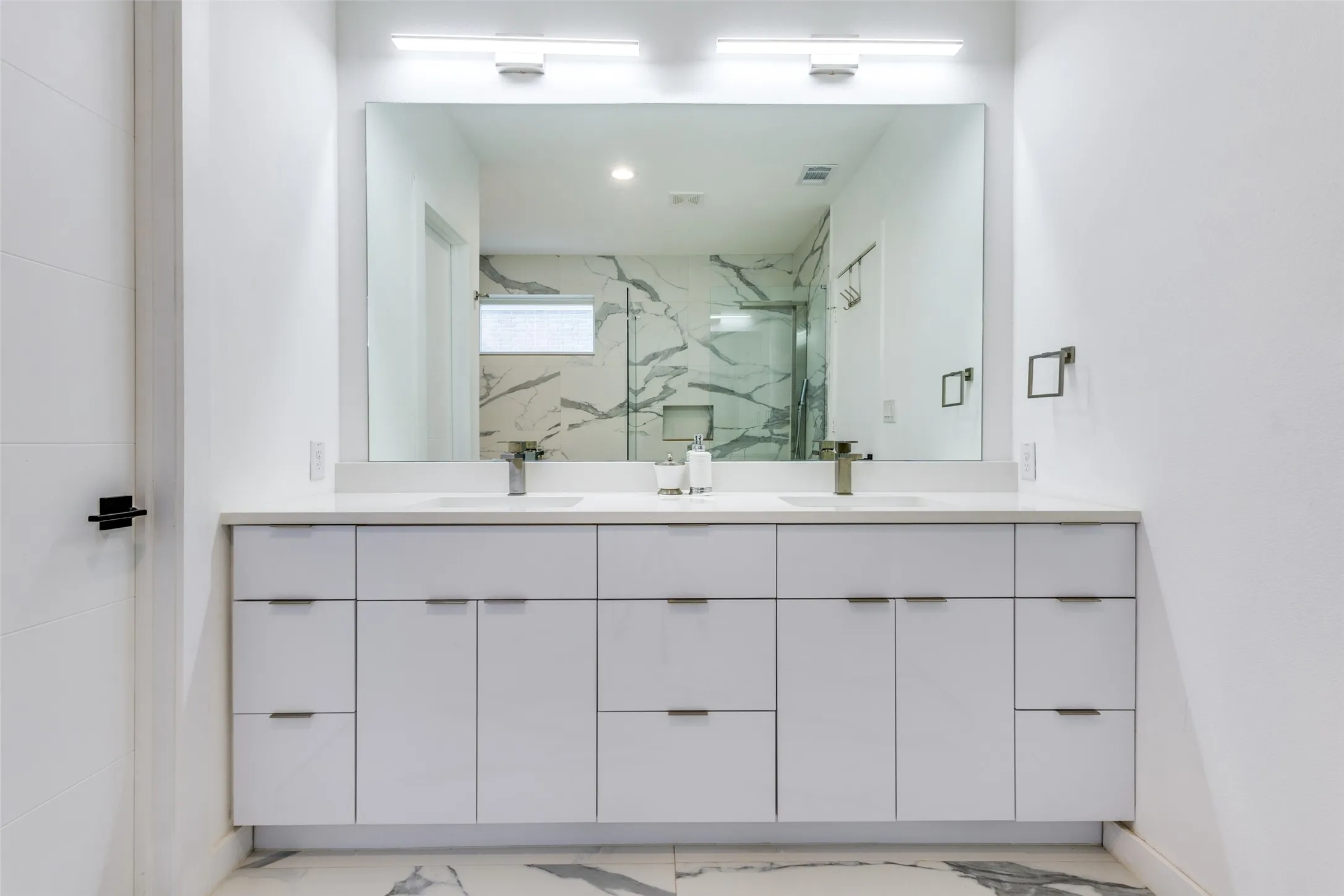 upstairs primary bathroom 2