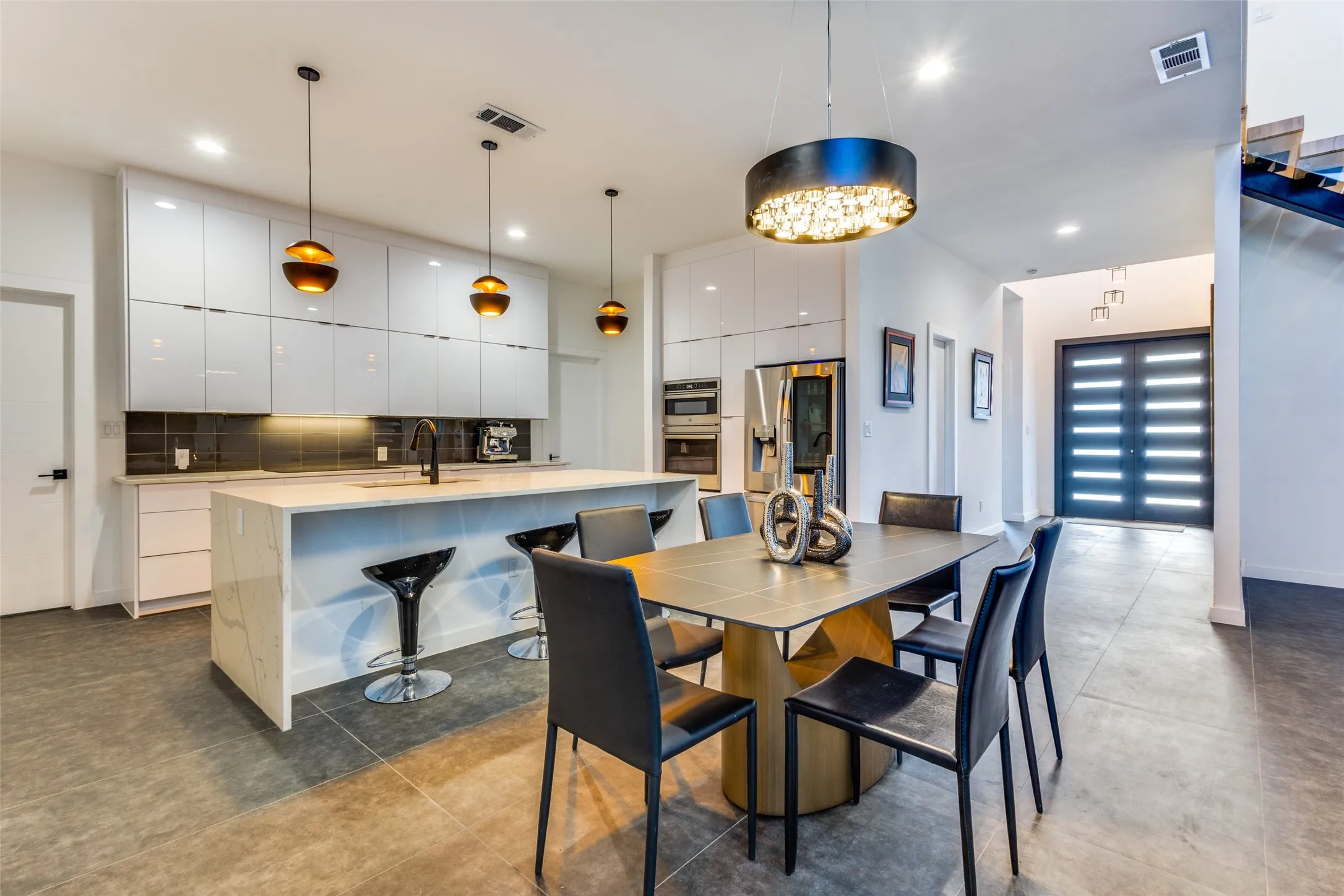 Single Family Residence For Rent in Collin County , 9774 Sunset Drive, Frisco, Texas 75033, 4 Bedroom, 4 Bathroom, 2 Garage spaces, 3,268 Sqft, built in 2021, mls#21391411, Real Estate Agent in Frisco, Homes For Rent in Collin county, Homes For Rent in Frisco, Realtor in Frisco Texas, Real Estate Brokerage Independent Realty Texas, Luminita Cordes Realtor