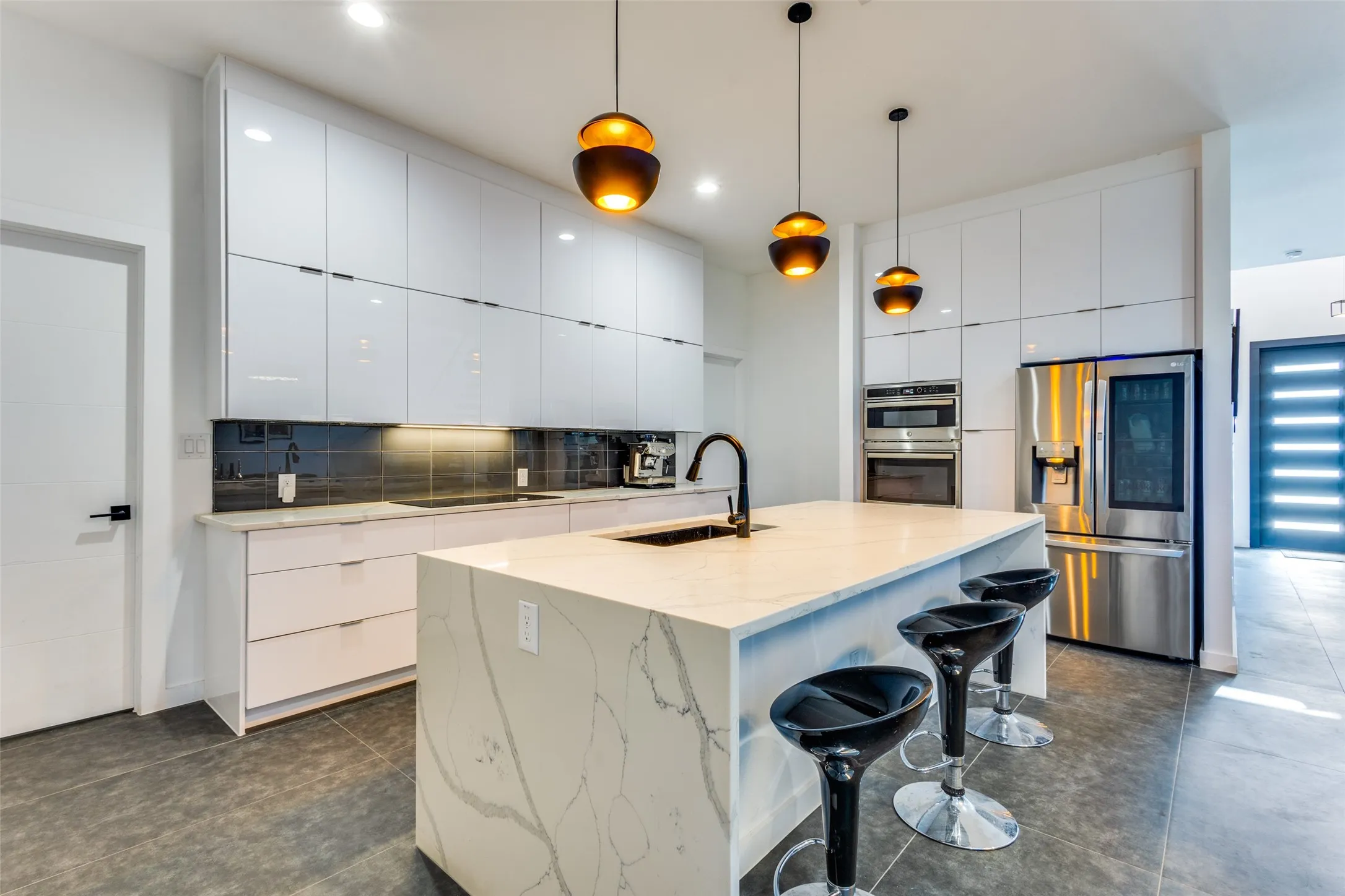 Single Family Residence For Rent in Collin County , 9774 Sunset Drive, Frisco, Texas 75033, 4 Bedroom, 4 Bathroom, 2 Garage spaces, 3,268 Sqft, built in 2021, mls#21391411, Real Estate Agent in Frisco, Homes For Rent in Collin county, Homes For Rent in Frisco, Realtor in Frisco Texas, Real Estate Brokerage Independent Realty Texas, Luminita Cordes Realtor