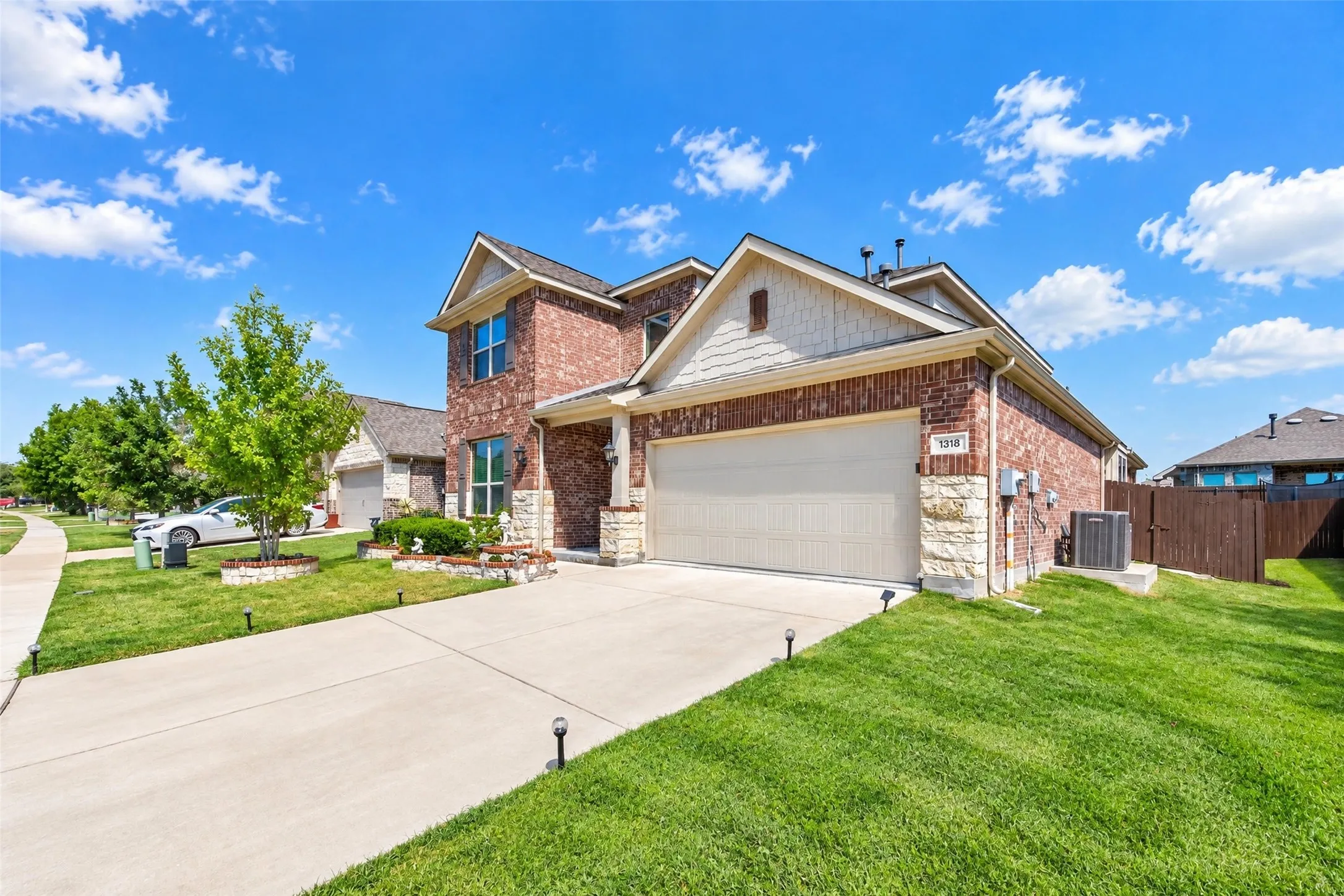 Single Family Residence For Rent in Collin County , 1318 Crossvine Drive, Anna, Texas 75409, 4 Bedroom, 4 Bathroom, 2 Garage spaces, 3,168 Sqft, built in 2019, mls#21390158, Real Estate Agent in Anna, Homes For Rent in Collin county, Homes For Rent in Anna, Realtor in Anna Texas, Real Estate Brokerage Independent Realty Texas, Luminita Cordes Realtor