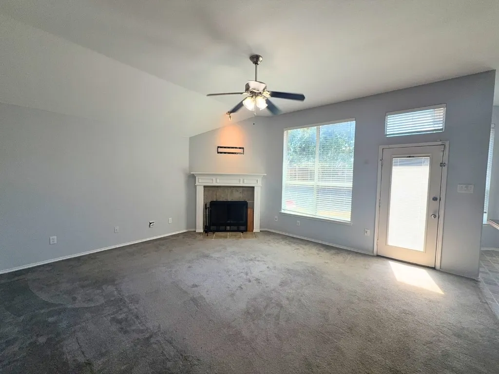 Single Family Residence For Rent in Tarrant County , 8320 Trinity Vista Trail, Fort Worth, Texas 76053, 3 Bedroom, 2 Bathroom, 2 Garage spaces, 1,575 Sqft, built in 2005, mls#21391425, Real Estate Agent in Fort Worth, Homes For Rent in Tarrant county, Homes For Rent in Fort Worth, Realtor in Fort Worth Texas, Real Estate Brokerage Independent Realty Texas, Luminita Cordes Realtor
