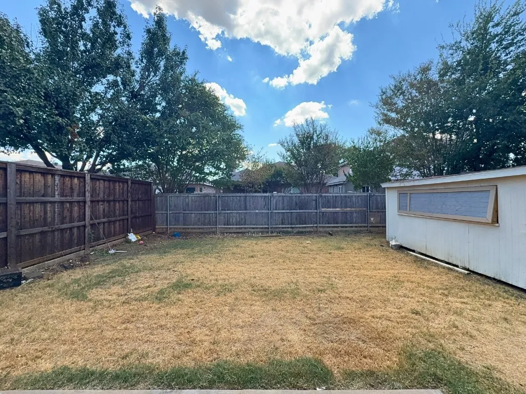 Single Family Residence For Rent in Tarrant County , 8320 Trinity Vista Trail, Fort Worth, Texas 76053, 3 Bedroom, 2 Bathroom, 2 Garage spaces, 1,575 Sqft, built in 2005, mls#21391425, Real Estate Agent in Fort Worth, Homes For Rent in Tarrant county, Homes For Rent in Fort Worth, Realtor in Fort Worth Texas, Real Estate Brokerage Independent Realty Texas, Luminita Cordes Realtor