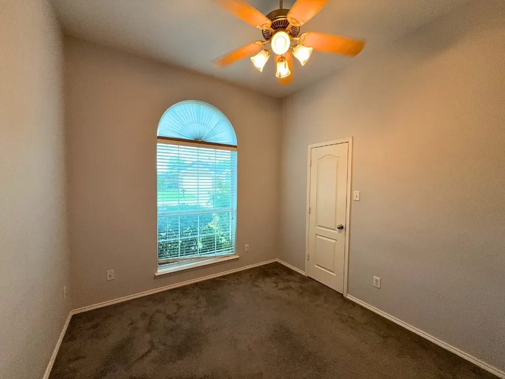 Single Family Residence For Rent in Tarrant County , 8320 Trinity Vista Trail, Fort Worth, Texas 76053, 3 Bedroom, 2 Bathroom, 2 Garage spaces, 1,575 Sqft, built in 2005, mls#21391425, Real Estate Agent in Fort Worth, Homes For Rent in Tarrant county, Homes For Rent in Fort Worth, Realtor in Fort Worth Texas, Real Estate Brokerage Independent Realty Texas, Luminita Cordes Realtor