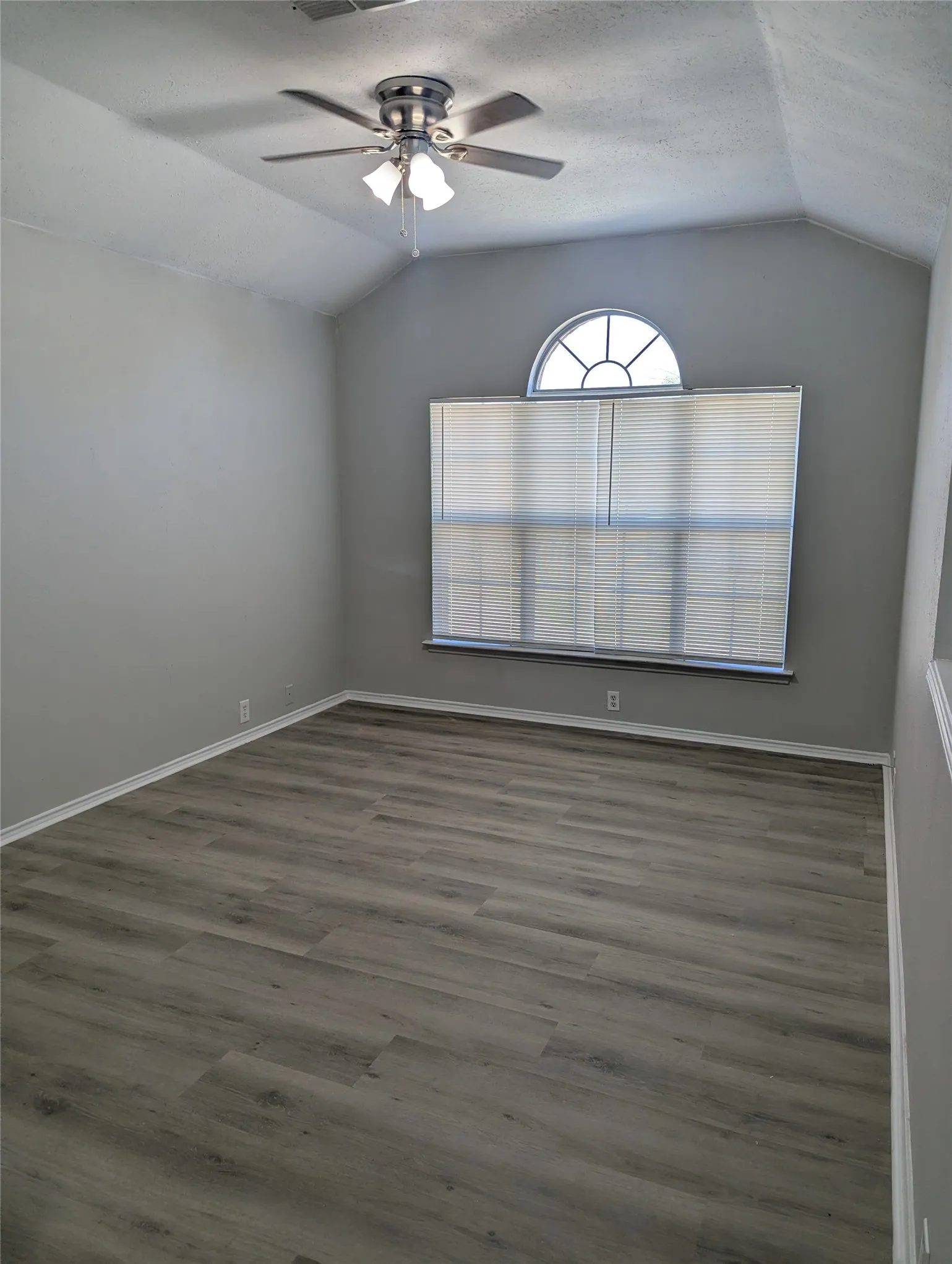 2nd living room