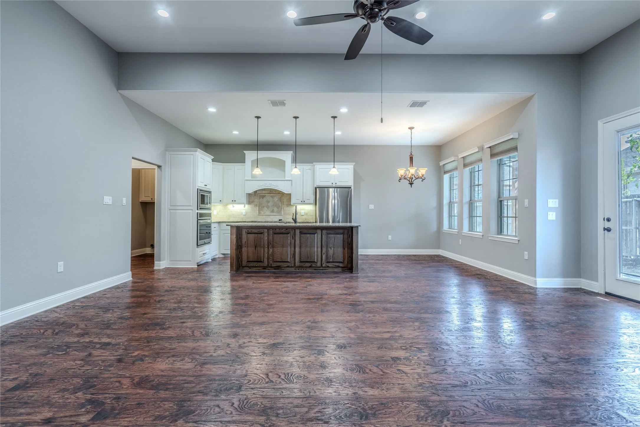 Single Family Residence For Sale in Wise County , 3005 Dry Creek Court, Decatur, Texas 76234, 3 Bedroom, 2 Bathroom, 2 Garage spaces, 1,812 Sqft, built in 2017, mls#21391423, Real Estate Agent in Decatur, Homes For Sale in Wise county, Homes For Sale in Decatur, Realtor in Decatur Texas, Real Estate Brokerage Independent Realty Texas, Luminita Cordes Realtor