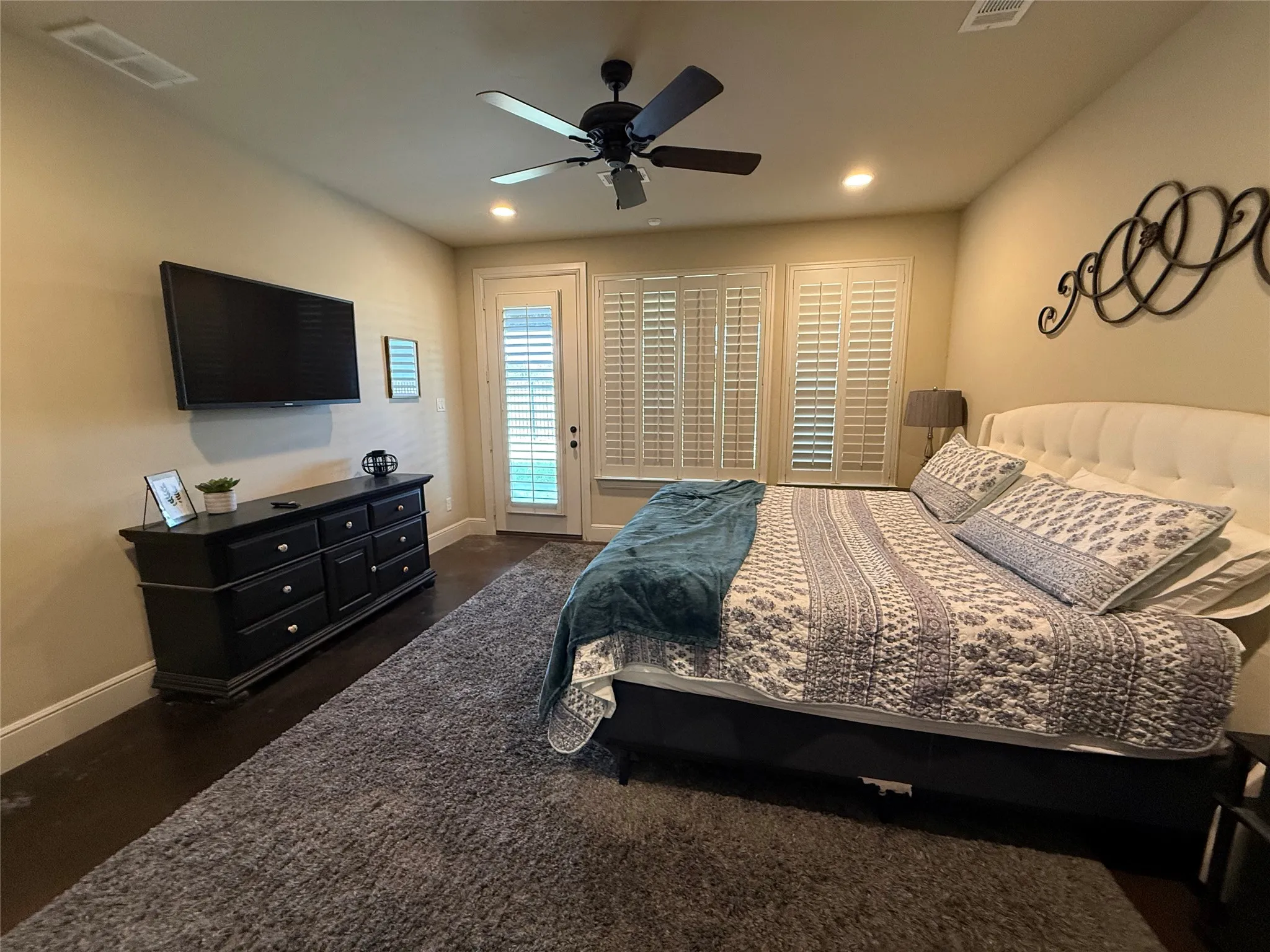 Single Family Residence For Sale in Grayson County , 155 Bay Creek Lane, Gordonville, Texas 76245, 3 Bedroom, 3 Bathroom, 2 Garage spaces, 2,239 Sqft, built in 2013, mls#21391447, Real Estate Agent in Gordonville, Homes For Sale in Grayson county, Homes For Sale in Gordonville, Realtor in Gordonville Texas, Real Estate Brokerage Independent Realty Texas, Luminita Cordes Realtor