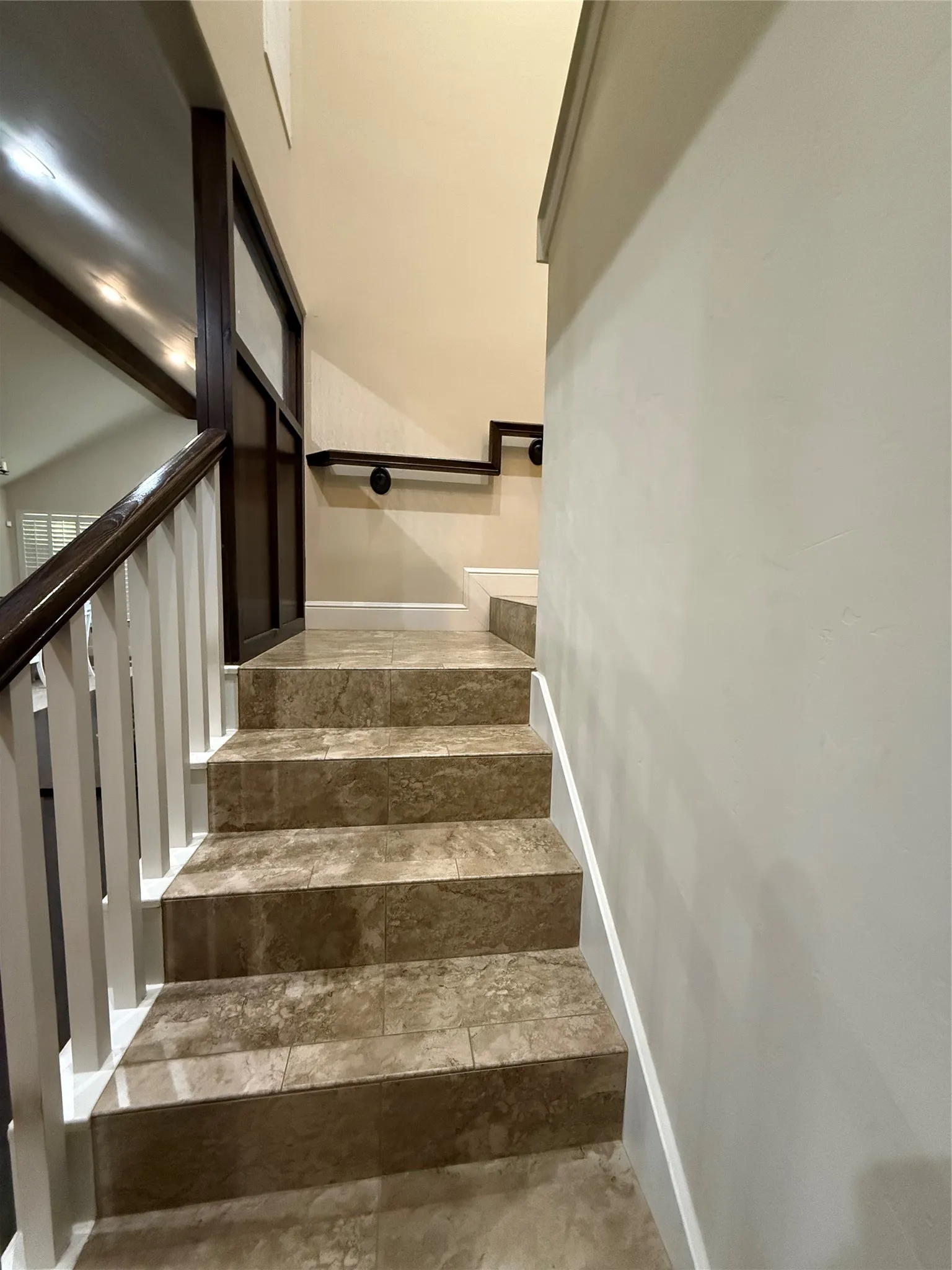 Single Family Residence For Sale in Grayson County , 155 Bay Creek Lane, Gordonville, Texas 76245, 3 Bedroom, 3 Bathroom, 2 Garage spaces, 2,239 Sqft, built in 2013, mls#21391447, Real Estate Agent in Gordonville, Homes For Sale in Grayson county, Homes For Sale in Gordonville, Realtor in Gordonville Texas, Real Estate Brokerage Independent Realty Texas, Luminita Cordes Realtor