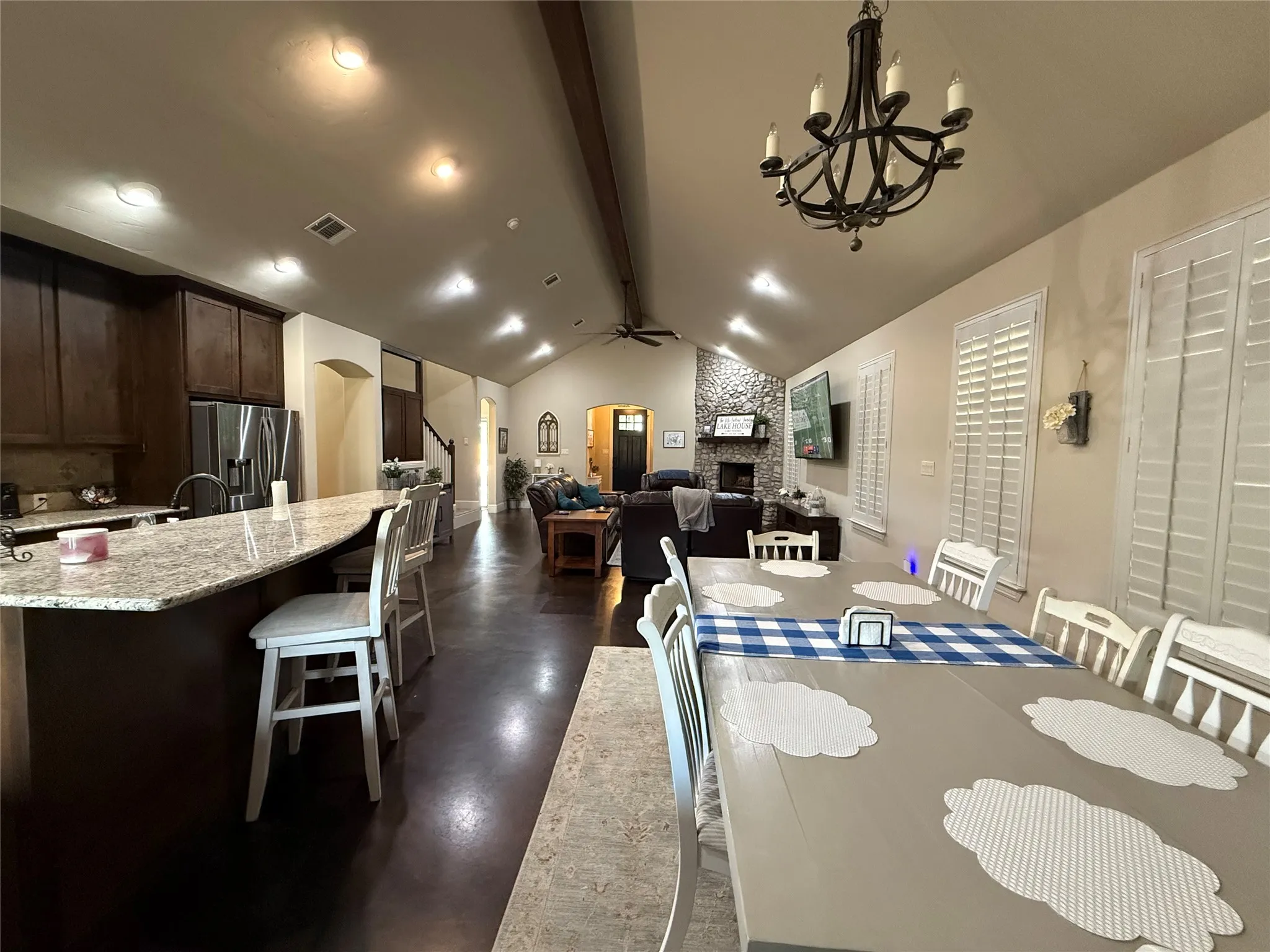 Single Family Residence For Sale in Grayson County , 155 Bay Creek Lane, Gordonville, Texas 76245, 3 Bedroom, 3 Bathroom, 2 Garage spaces, 2,239 Sqft, built in 2013, mls#21391447, Real Estate Agent in Gordonville, Homes For Sale in Grayson county, Homes For Sale in Gordonville, Realtor in Gordonville Texas, Real Estate Brokerage Independent Realty Texas, Luminita Cordes Realtor