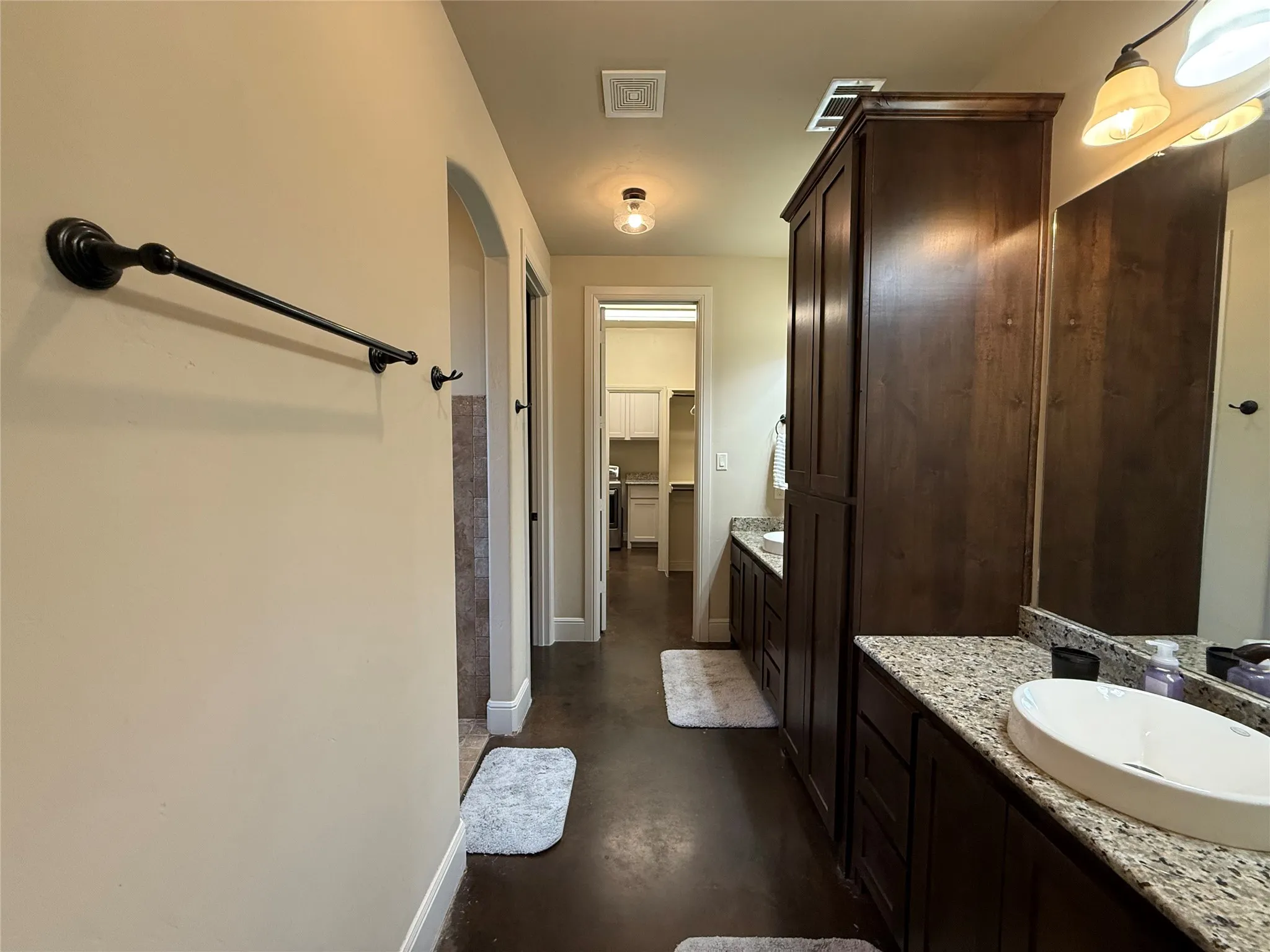 Single Family Residence For Sale in Grayson County , 155 Bay Creek Lane, Gordonville, Texas 76245, 3 Bedroom, 3 Bathroom, 2 Garage spaces, 2,239 Sqft, built in 2013, mls#21391447, Real Estate Agent in Gordonville, Homes For Sale in Grayson county, Homes For Sale in Gordonville, Realtor in Gordonville Texas, Real Estate Brokerage Independent Realty Texas, Luminita Cordes Realtor