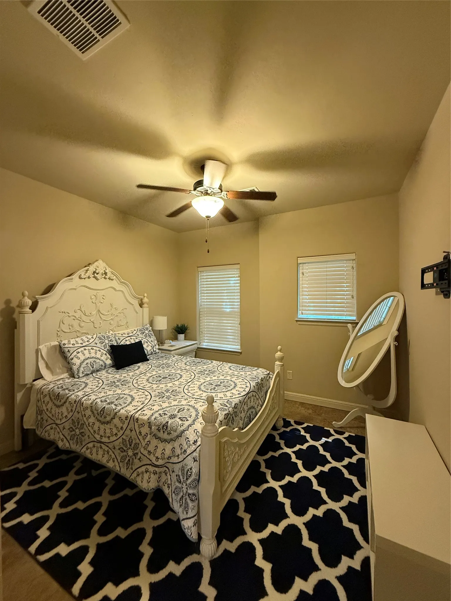 Single Family Residence For Sale in Grayson County , 155 Bay Creek Lane, Gordonville, Texas 76245, 3 Bedroom, 3 Bathroom, 2 Garage spaces, 2,239 Sqft, built in 2013, mls#21391447, Real Estate Agent in Gordonville, Homes For Sale in Grayson county, Homes For Sale in Gordonville, Realtor in Gordonville Texas, Real Estate Brokerage Independent Realty Texas, Luminita Cordes Realtor