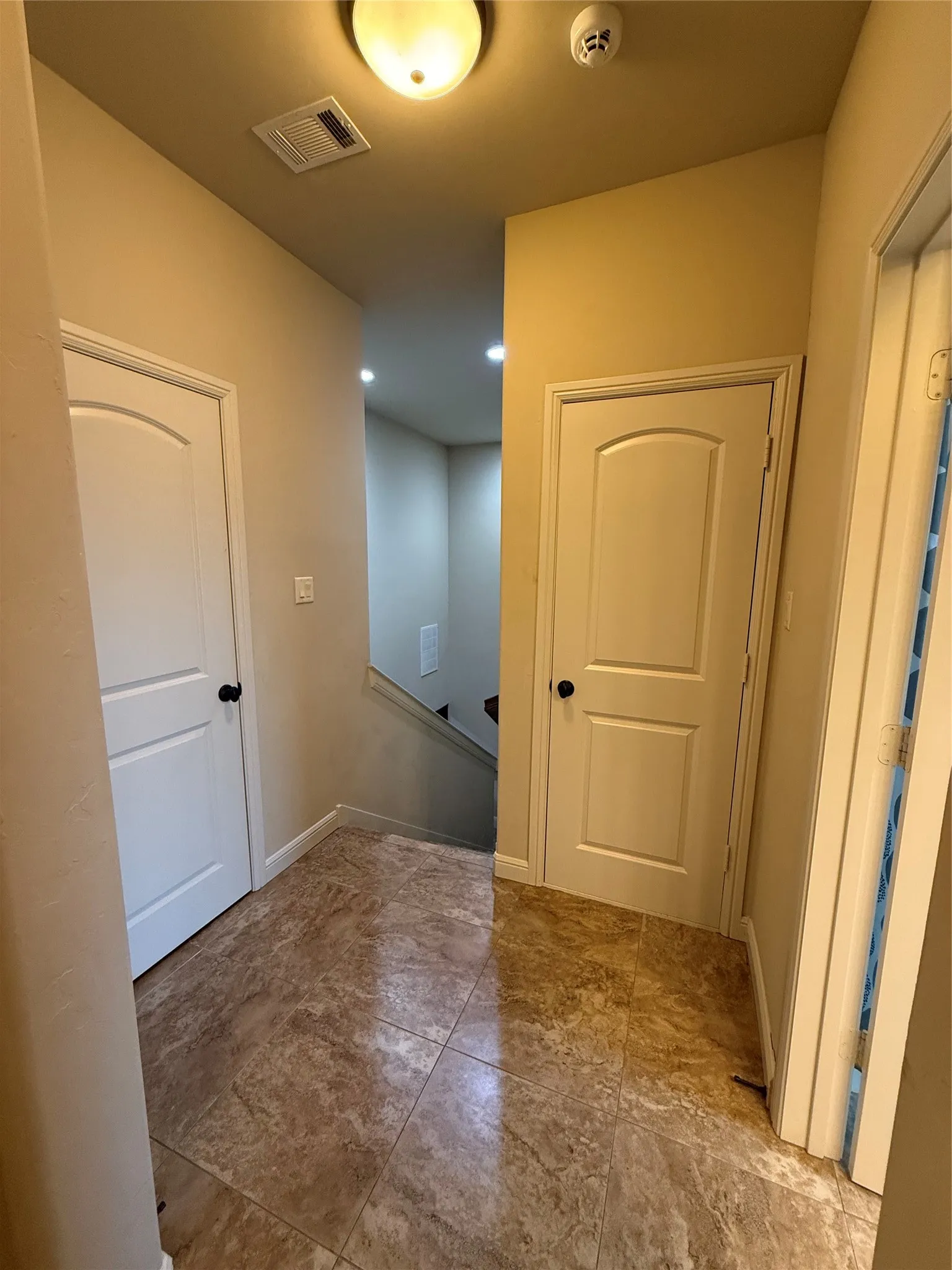Single Family Residence For Sale in Grayson County , 155 Bay Creek Lane, Gordonville, Texas 76245, 3 Bedroom, 3 Bathroom, 2 Garage spaces, 2,239 Sqft, built in 2013, mls#21391447, Real Estate Agent in Gordonville, Homes For Sale in Grayson county, Homes For Sale in Gordonville, Realtor in Gordonville Texas, Real Estate Brokerage Independent Realty Texas, Luminita Cordes Realtor